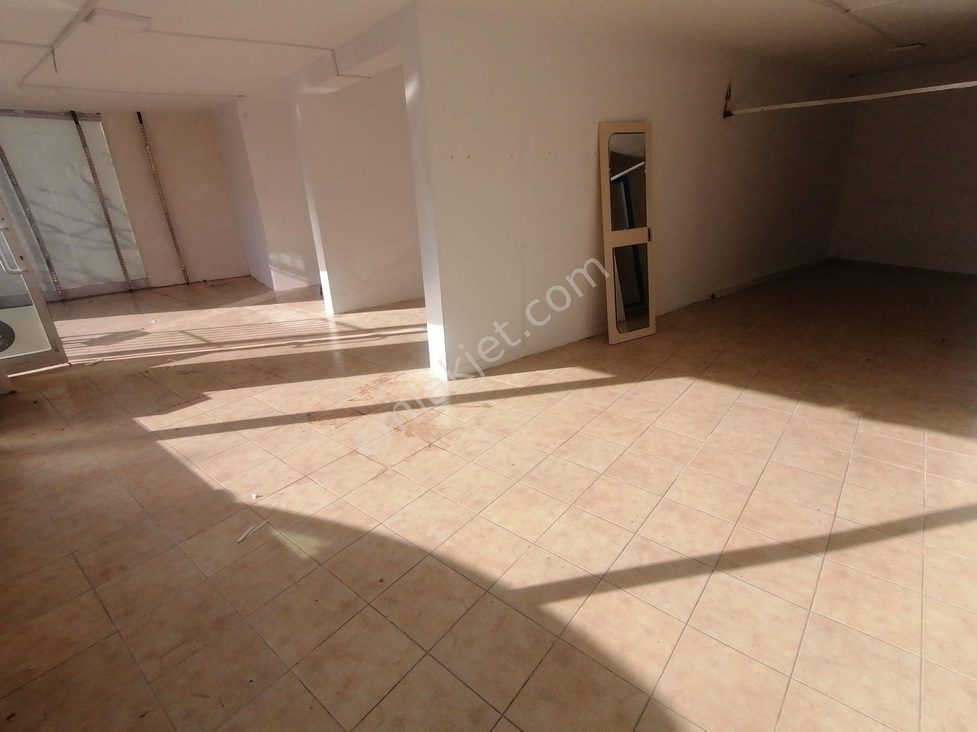 Pendik Esenyalıda İskanlı Satılık Krediye Uygun 60m2 Dükkan - Görsel 11