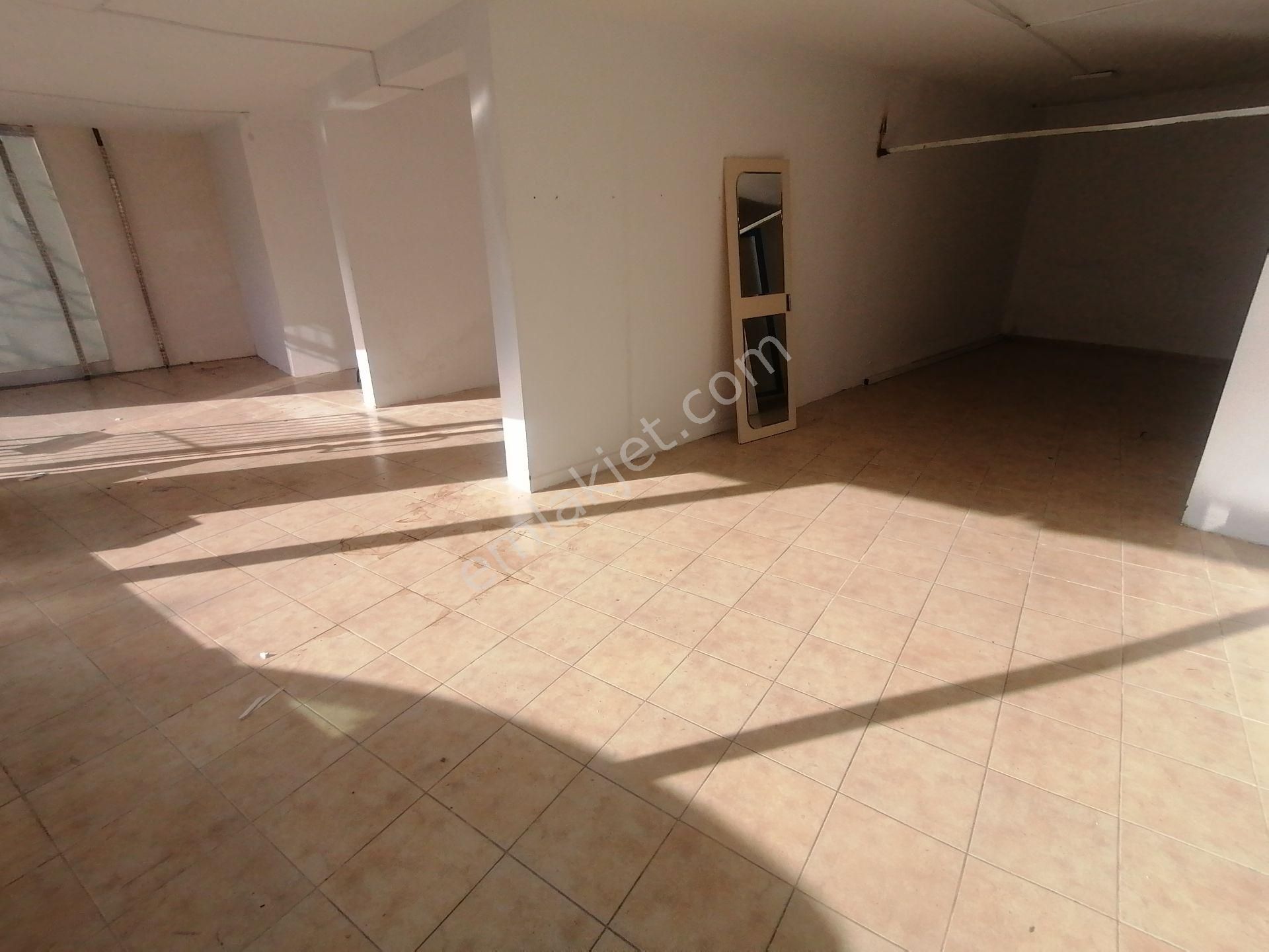Pendik Esenyalıda İskanlı Satılık Krediye Uygun 60m2 Dükkan - Görsel 13