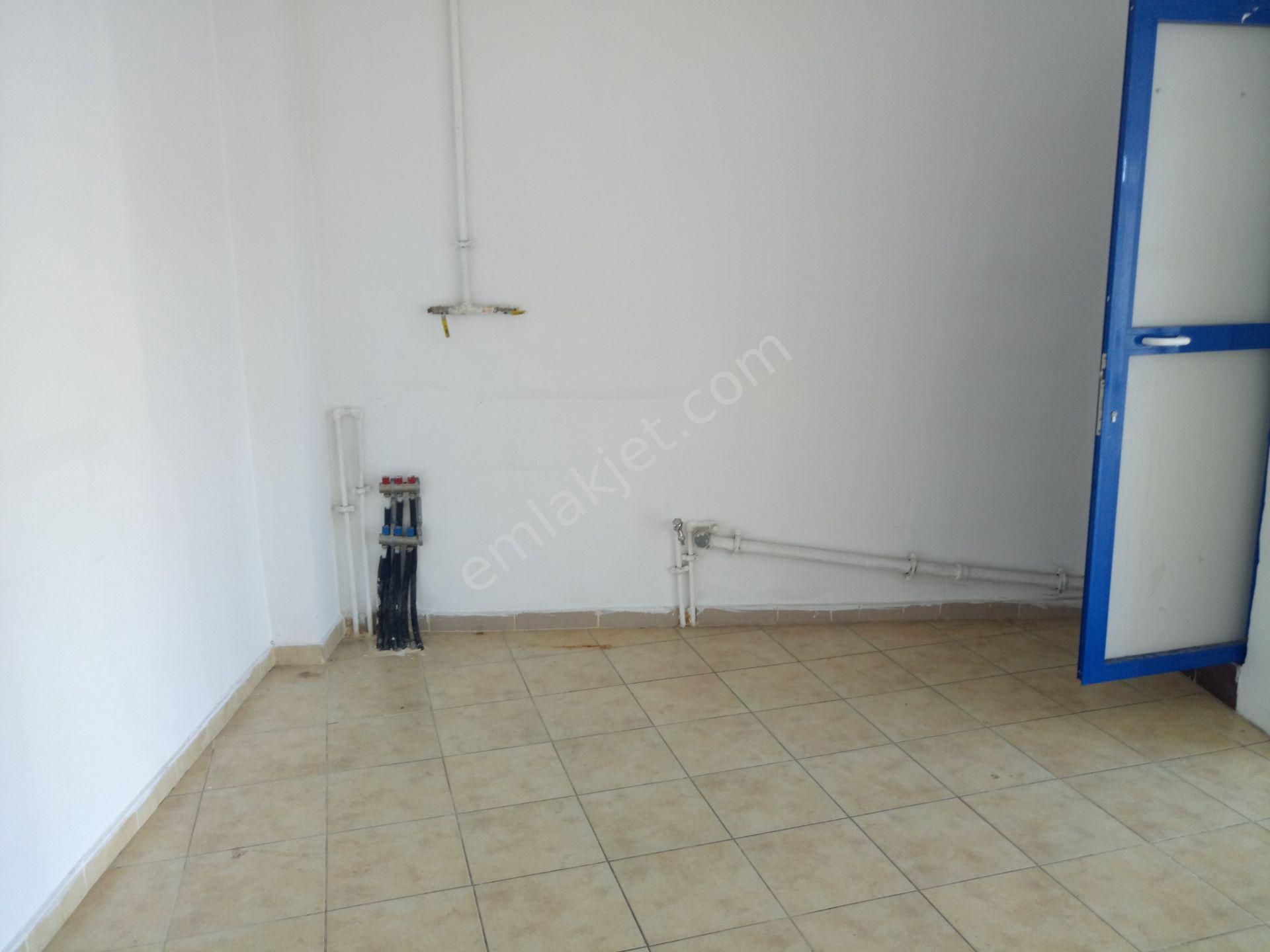 Pendik Esenyalıda İskanlı Satılık Krediye Uygun 60m2 Dükkan - Görsel 21