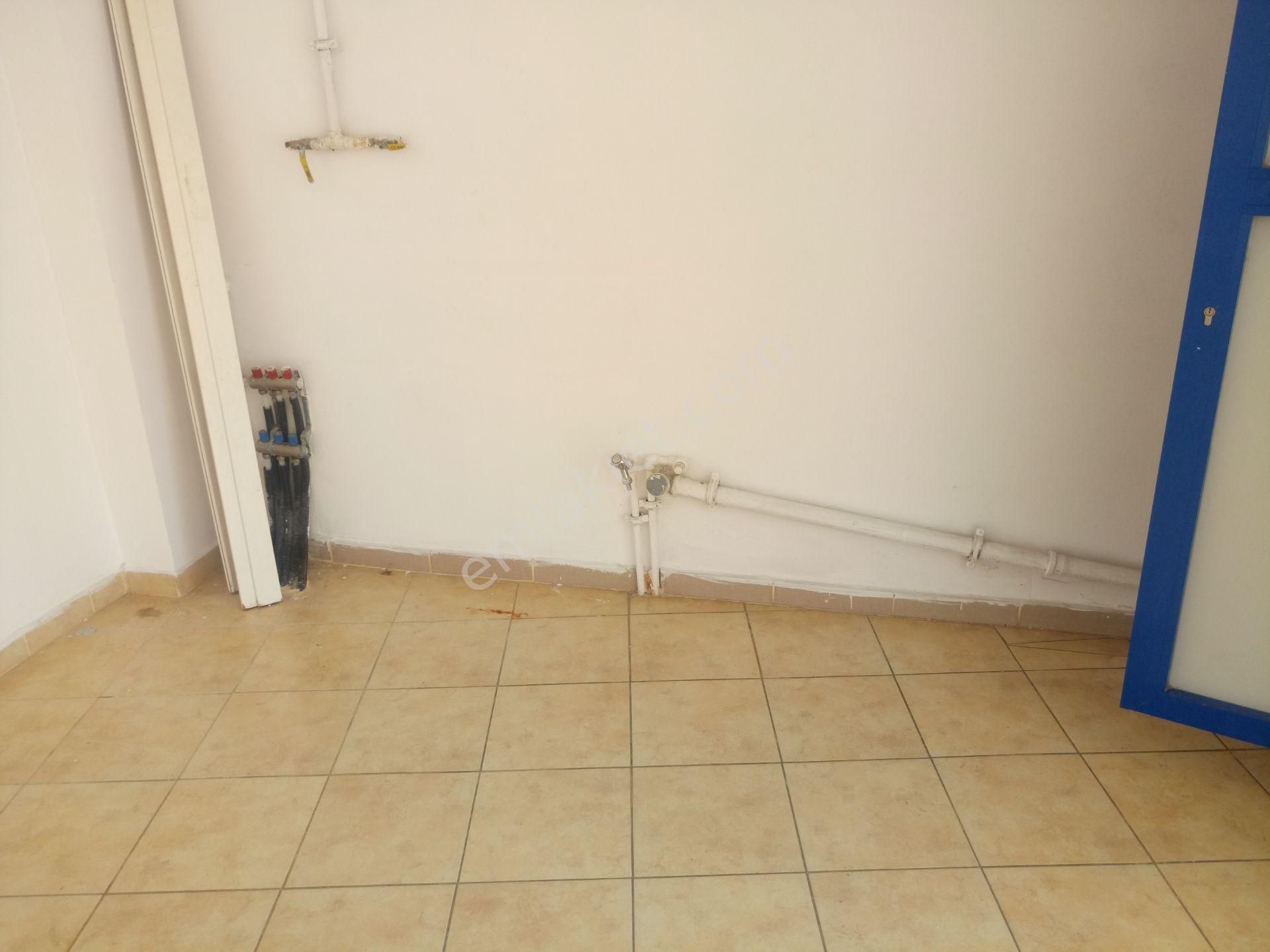 Pendik Esenyalıda İskanlı Satılık Krediye Uygun 60m2 Dükkan - Görsel 20