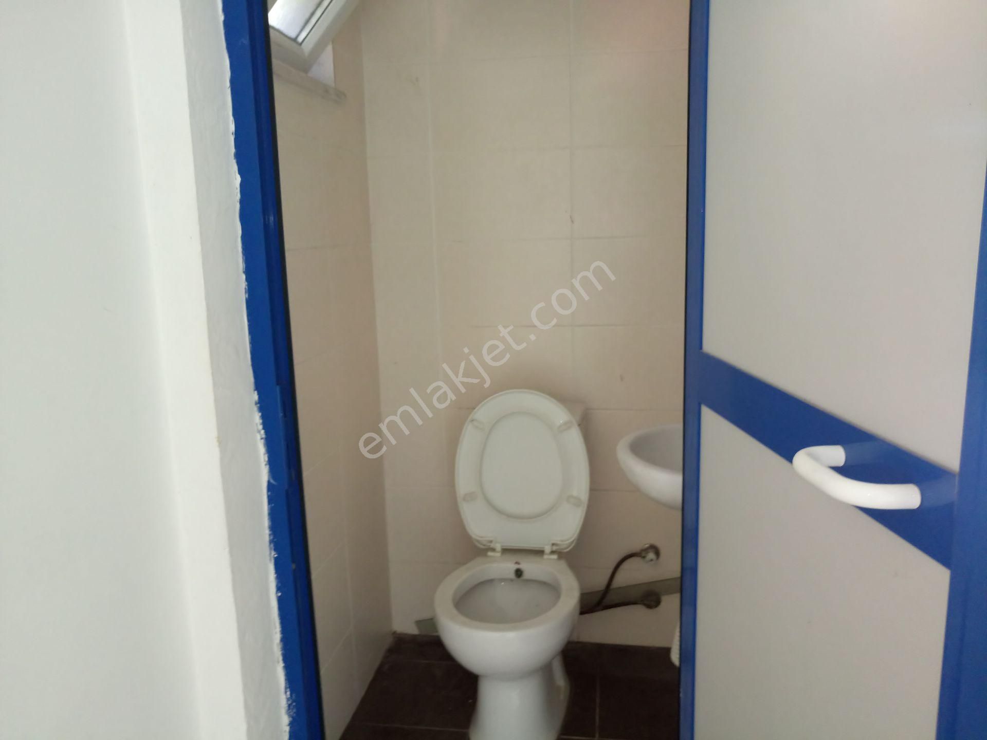 Pendik Esenyalıda İskanlı Satılık Krediye Uygun 60m2 Dükkan - Görsel 23