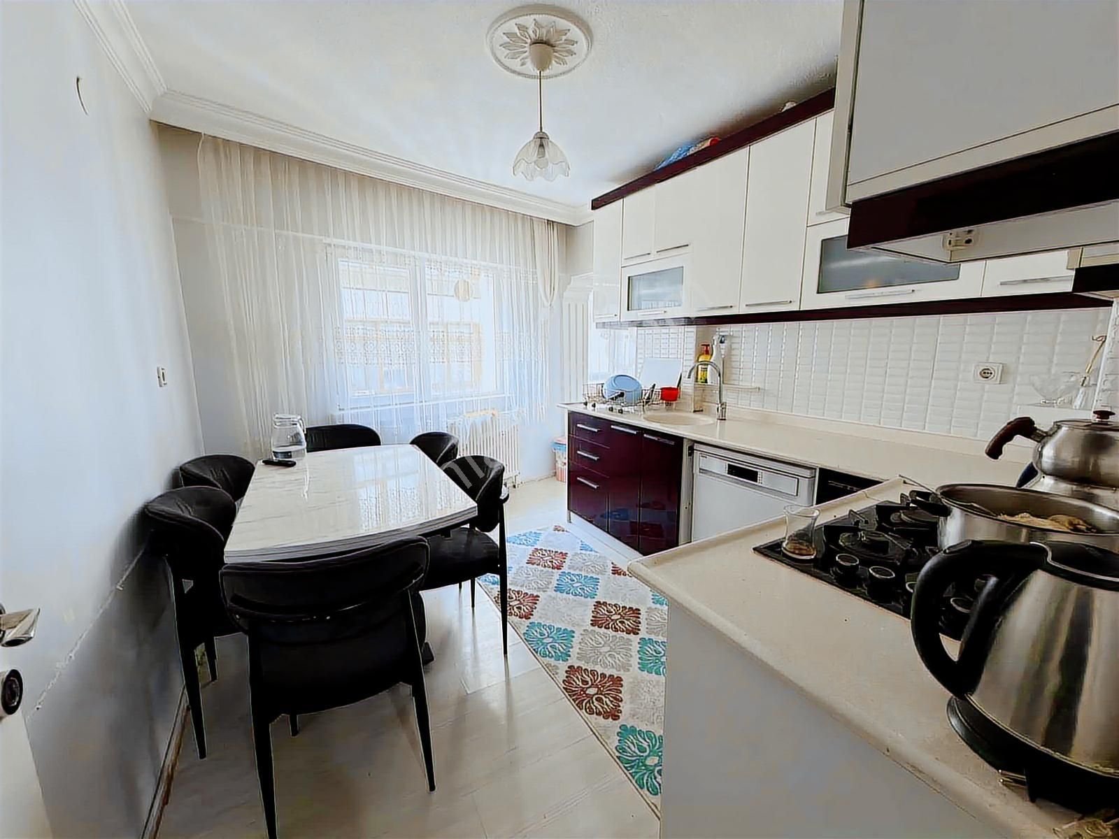 Etimesgut 30 Ağustos Mah. Ara Katta Geniş Satılık 3+1 Daire