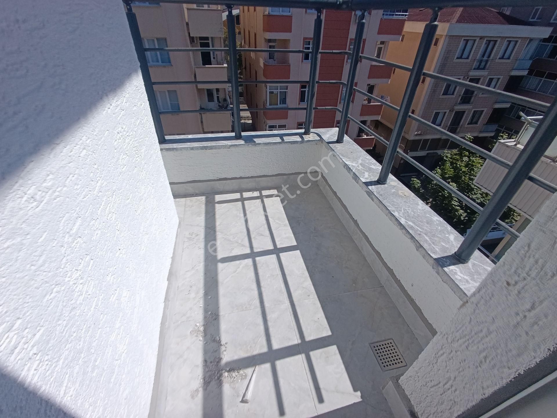 Pendik Güzelyalıda E-5 Altı Yol Üstü Satılık 4+2 Asansör Otoparklı Lüks Dubles - Görsel 5