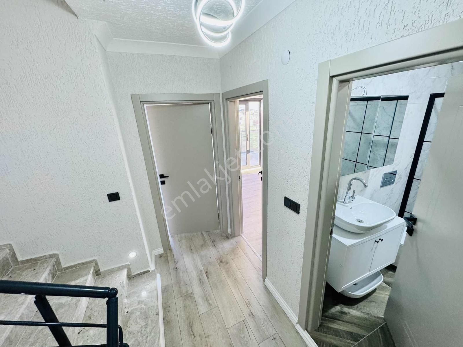 ꧂4+1 Özene Bözene Yapılmış Mükemmel Manzaralı Villa꧂ - Görsel 23