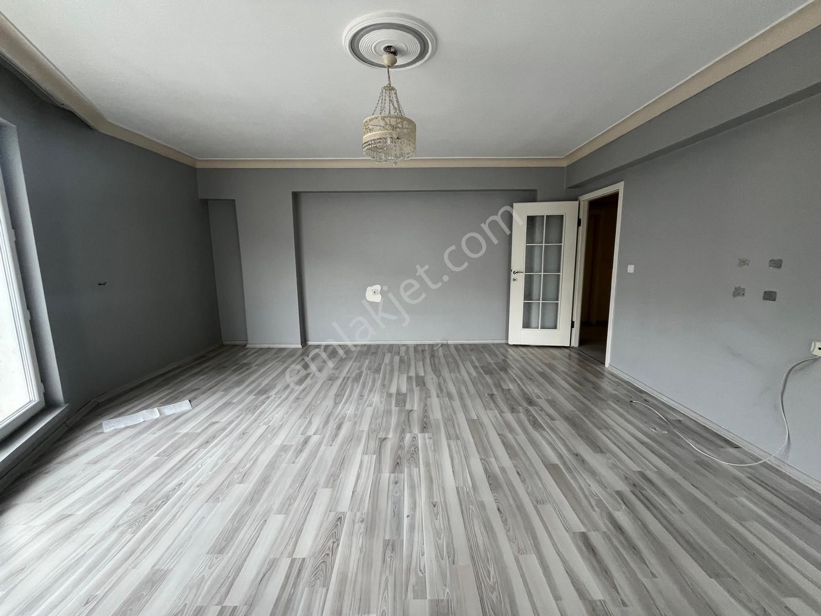 Ankara Keçiörende Cad Üzerinde Katta Asansörlü 130m2 Net Oturum Alanı Daire - Görsel 10