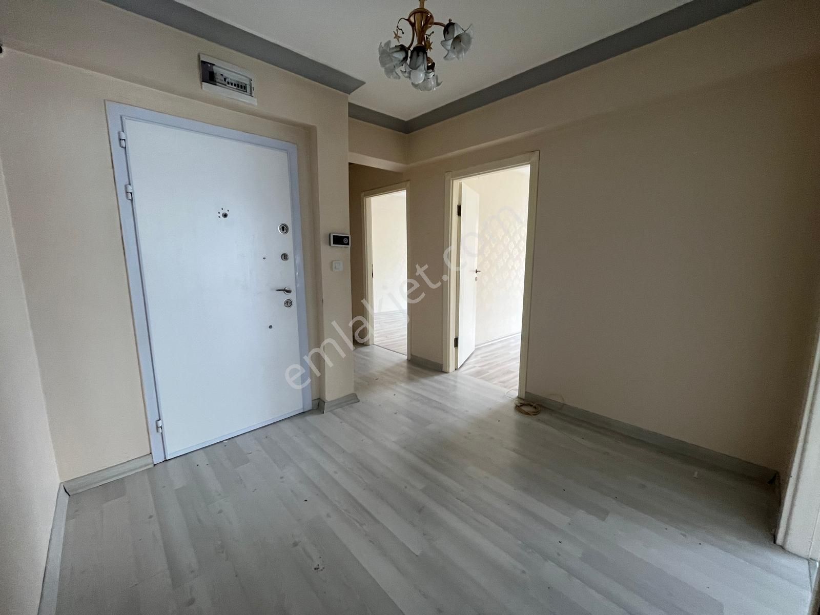 Ankara Keçiörende Cad Üzerinde Katta Asansörlü 130m2 Net Oturum Alanı Daire - Görsel 20