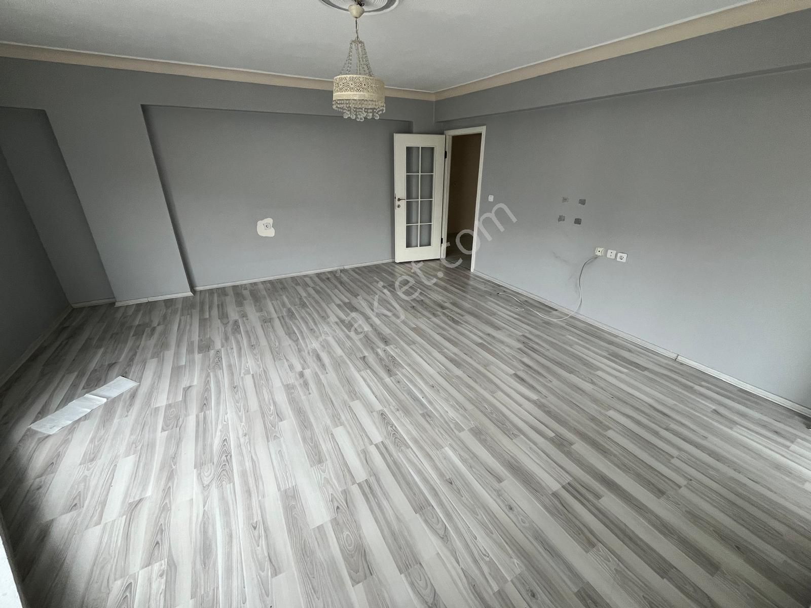Ankara Keçiörende Cad Üzerinde Katta Asansörlü 130m2 Net Oturum Alanı Daire - Görsel 6