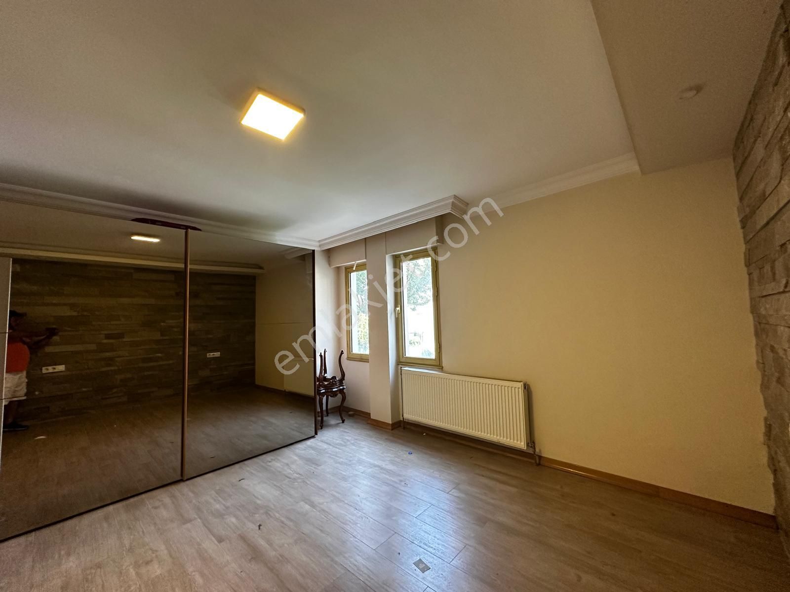 Kuşadası Marinada Denize İlk Sıra 24 Saat Güvenlikli Havuzlu Sitede - Görsel 8