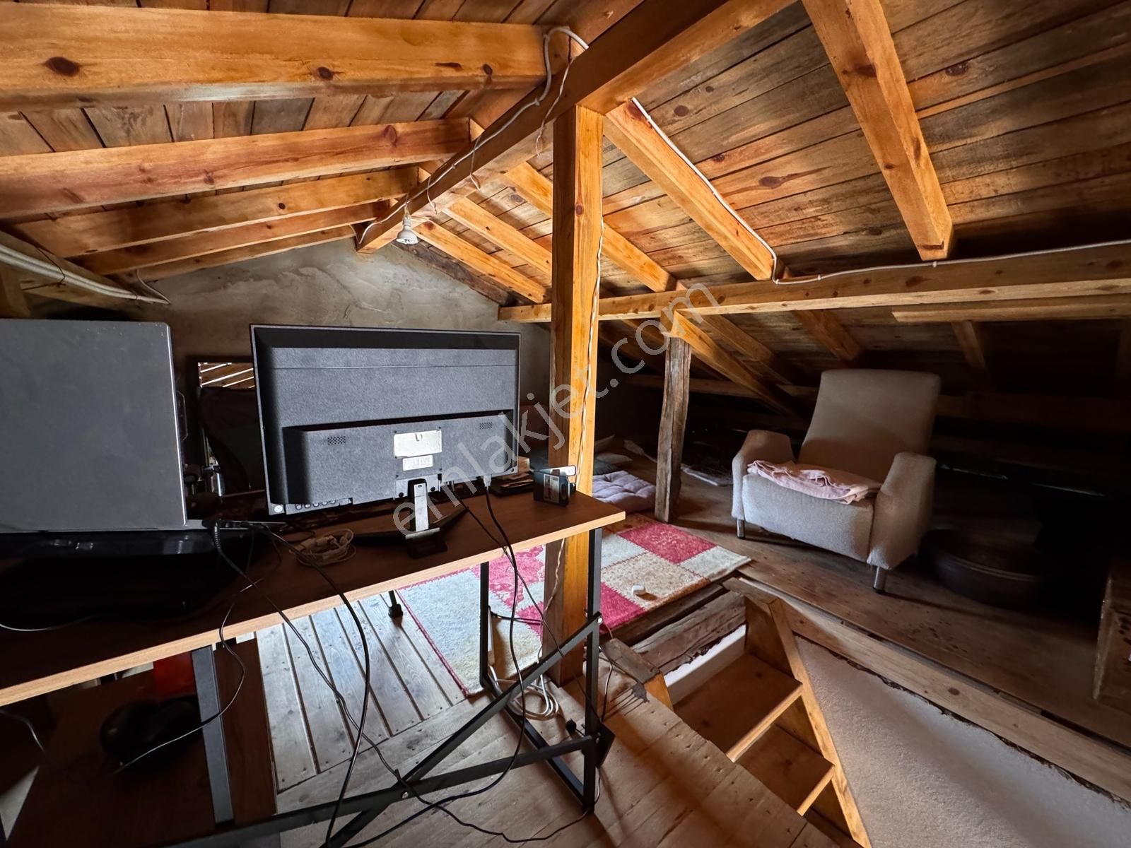 Gönen Merkeze 10 Dk 523 M2 Arsa İçinde Şömineli Müstakil Ev - Görsel 30