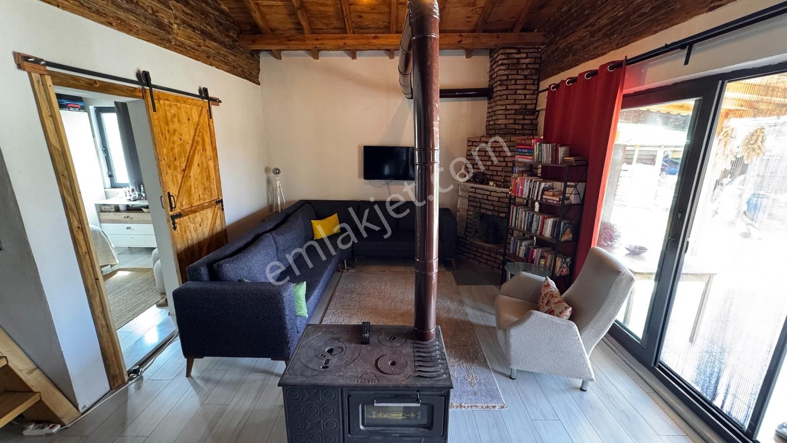 Gönen Merkeze 10 Dk 523 M2 Arsa İçinde Şömineli Müstakil Ev - Görsel 8