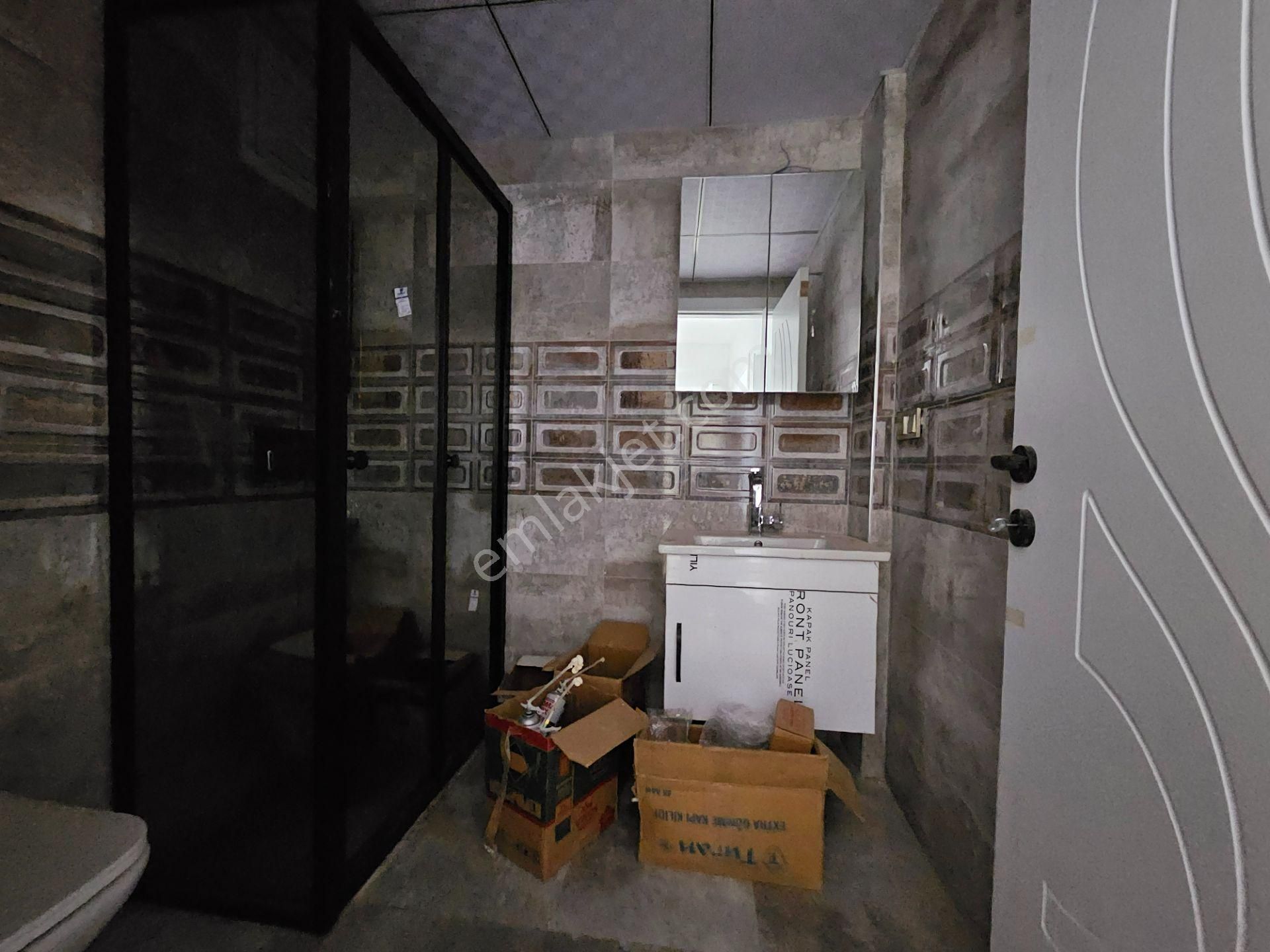 Emirgazi Mahallesinde Cadde Üzeri 3+1 Satılık Lüx Sıfır Fırsat Site İçi Daire - Görsel 31