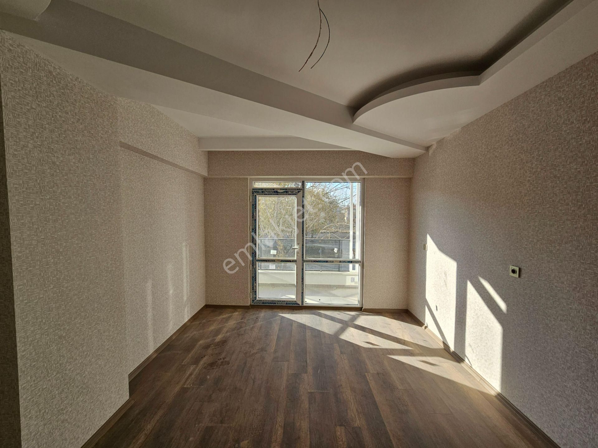 Emirgazi Mahallesinde Cadde Üzeri 3+1 Satılık Lüx Sıfır Fırsat Site İçi Daire - Görsel 21