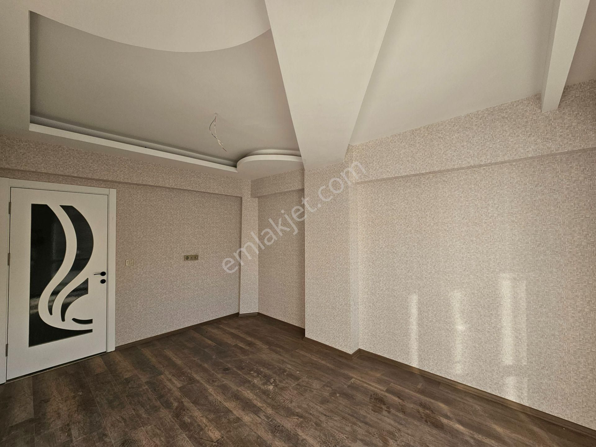 Emirgazi Mahallesinde Cadde Üzeri 3+1 Satılık Lüx Sıfır Fırsat Site İçi Daire - Görsel 18