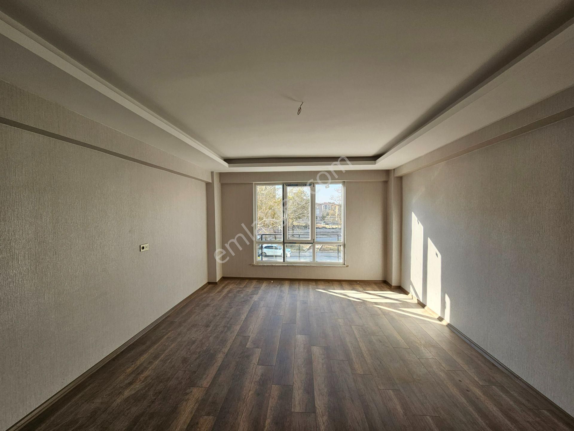 Emirgazi Mahallesinde Cadde Üzeri 3+1 Satılık Lüx Sıfır Fırsat Site İçi Daire - Görsel 15