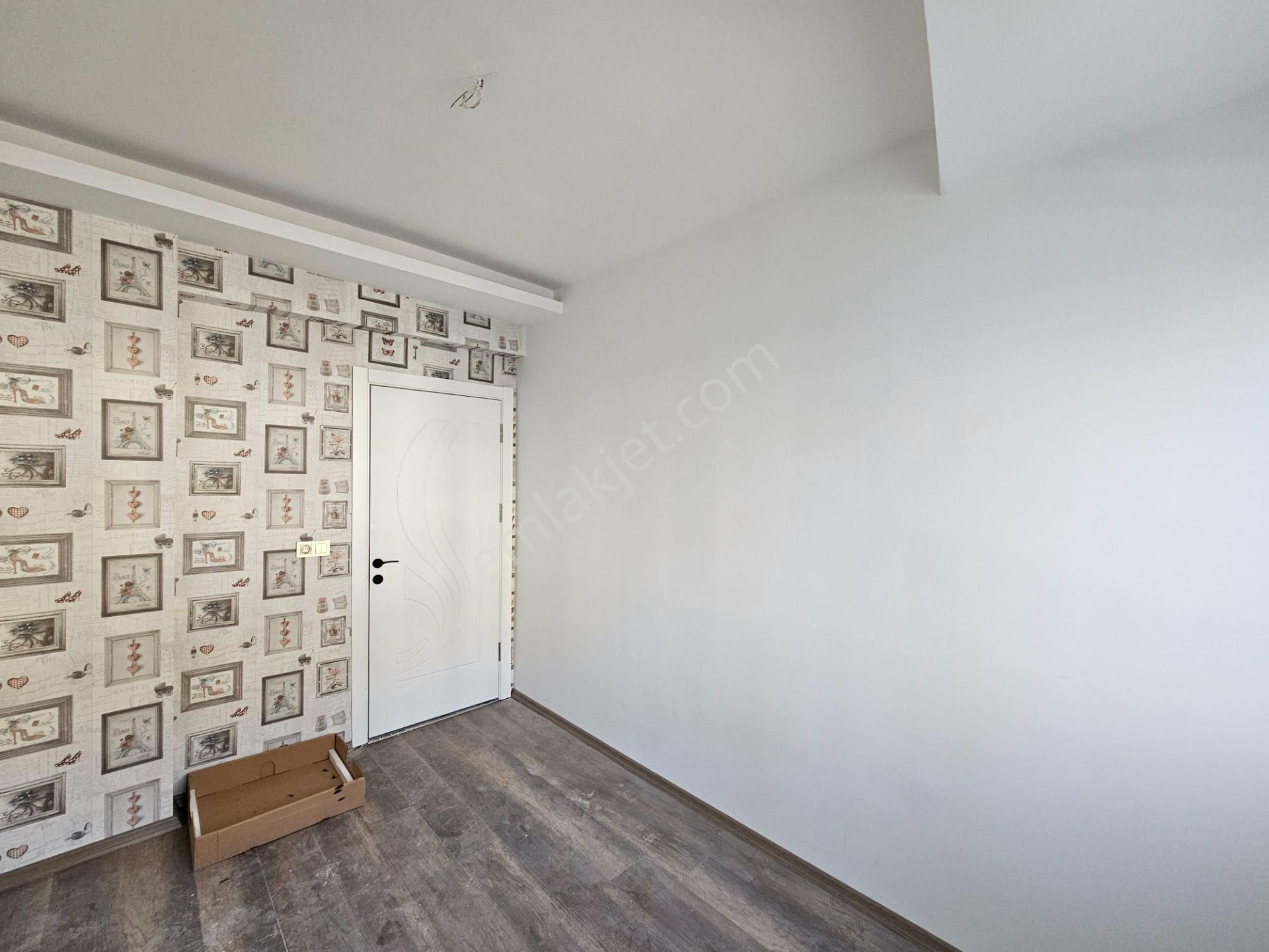 Emirgazi Mahallesinde Cadde Üzeri 3+1 Satılık Lüx Sıfır Fırsat Site İçi Daire - Görsel 30