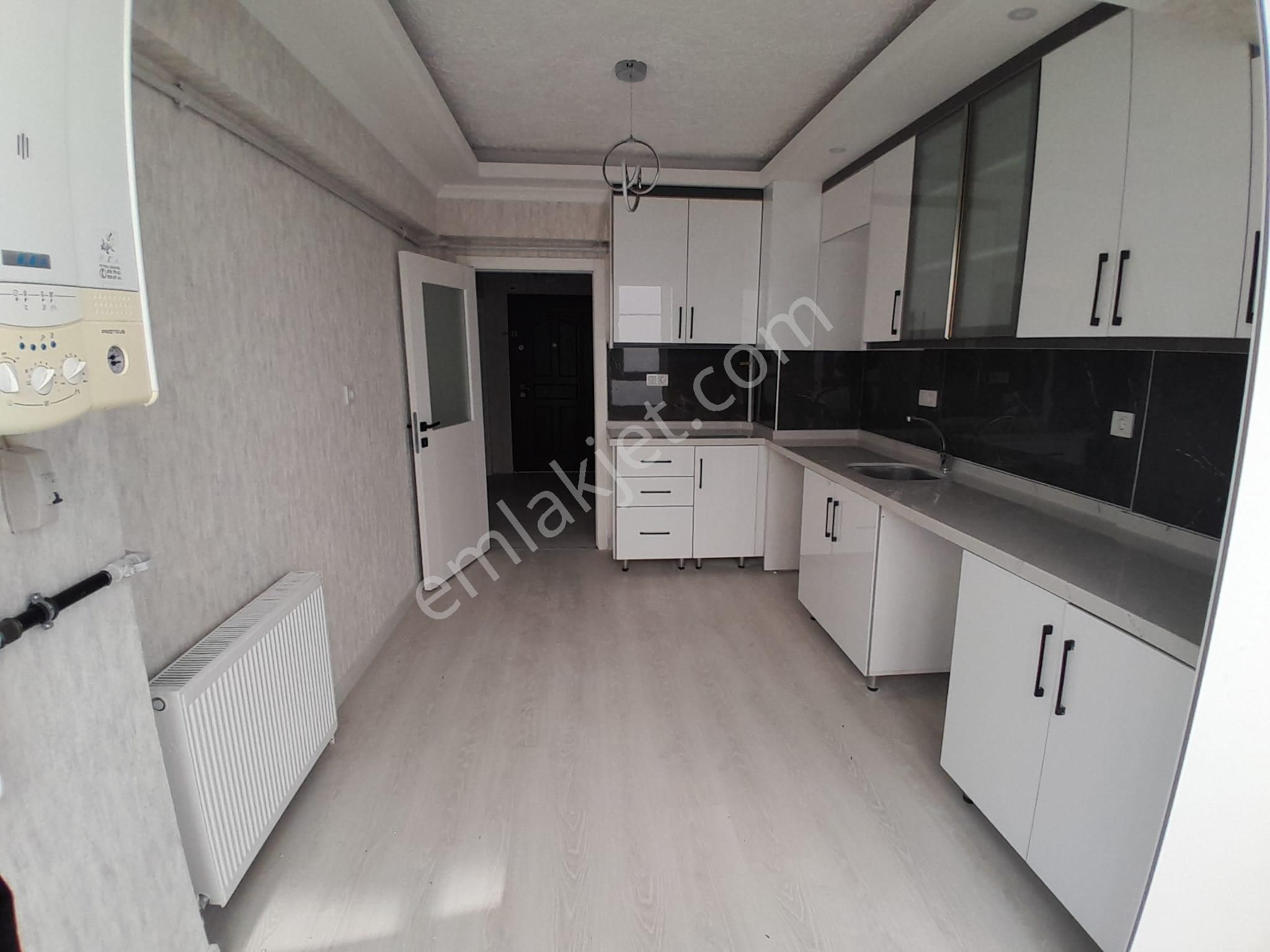 Ankara Keçiören Kanuni Mah Katta Asansörlü Ebeveyn Banyolu Daire