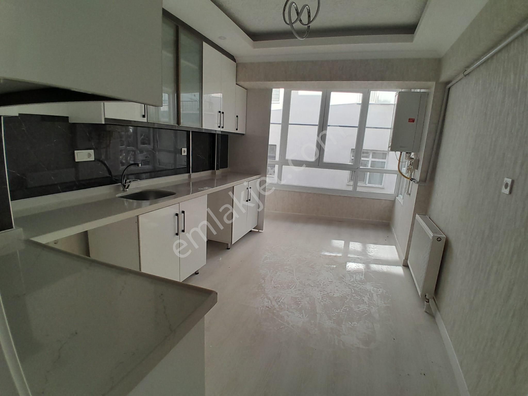 Ankara Keçiören Kanuni Mah Katta Asansörlü Ebeveyn Banyolu Daire - Görsel 4