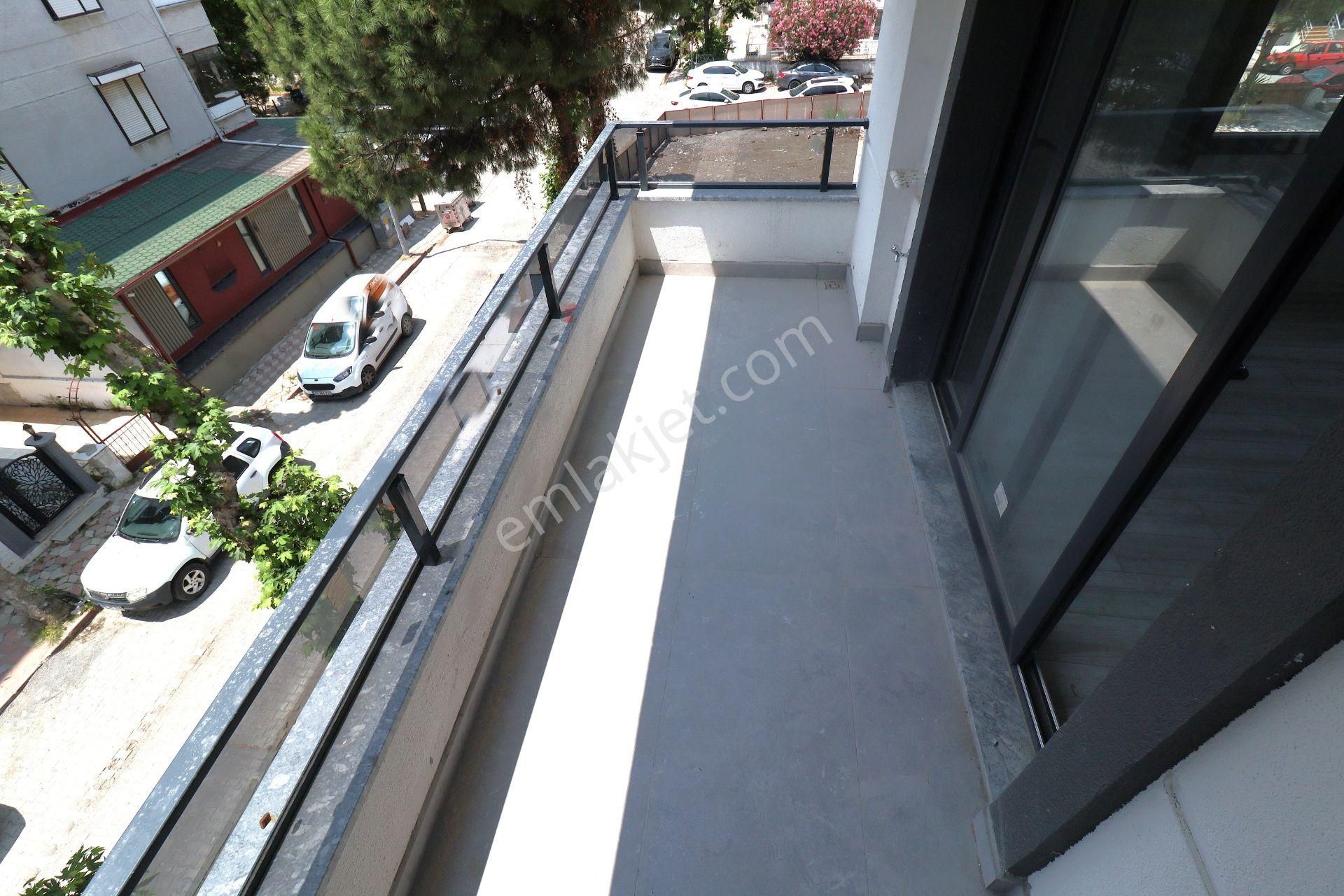 Akçay Merkez Kordon'da Aygül'den Kat Ve Cephe Seçenekleriyle Sıfır Denize Yakın 2+1 Satılık Daireler - Görsel 13