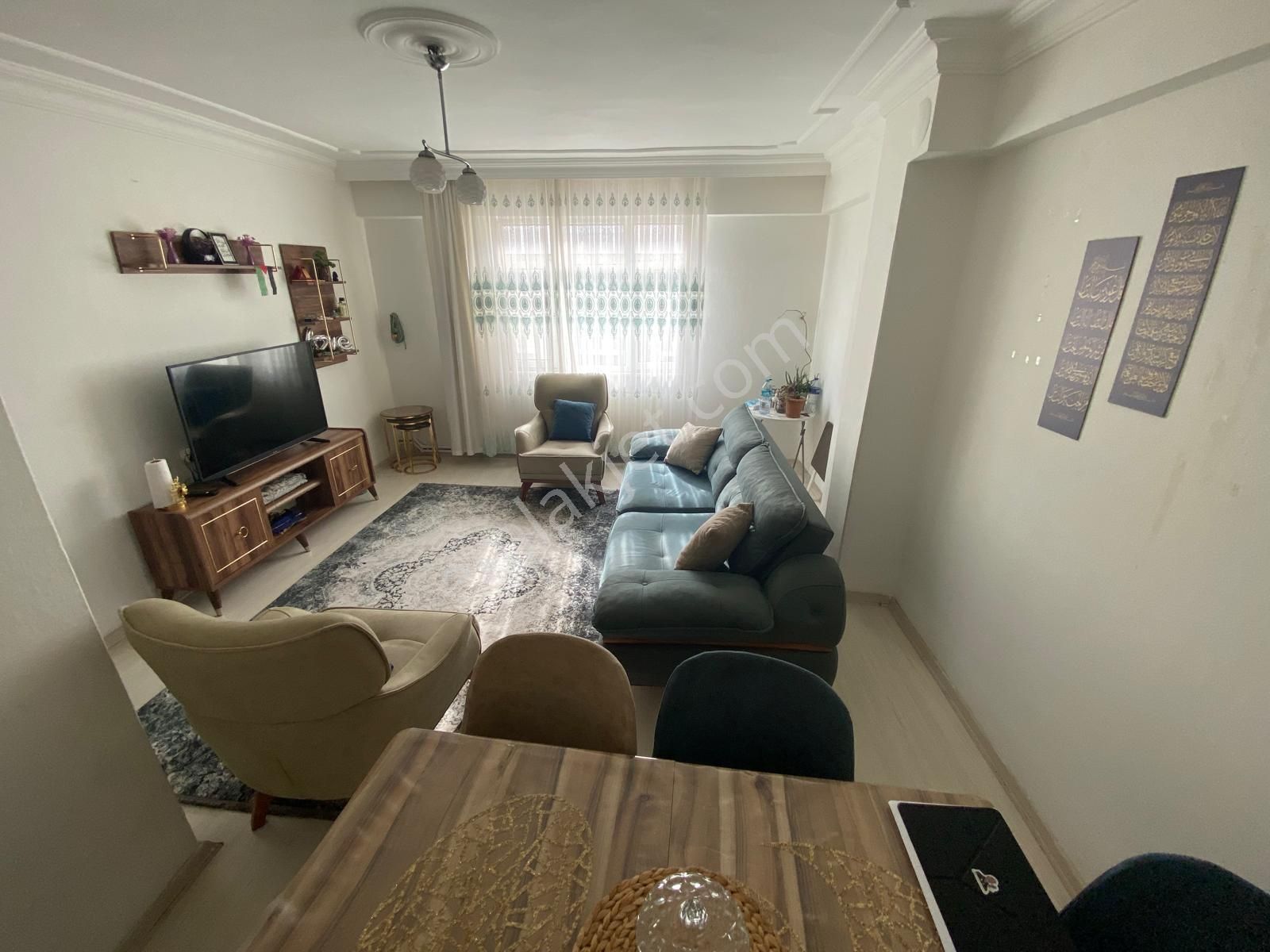 Bahçelievler Soğanlı Mahallesi 3.kat 2+1 Ön Cephe 80 M²