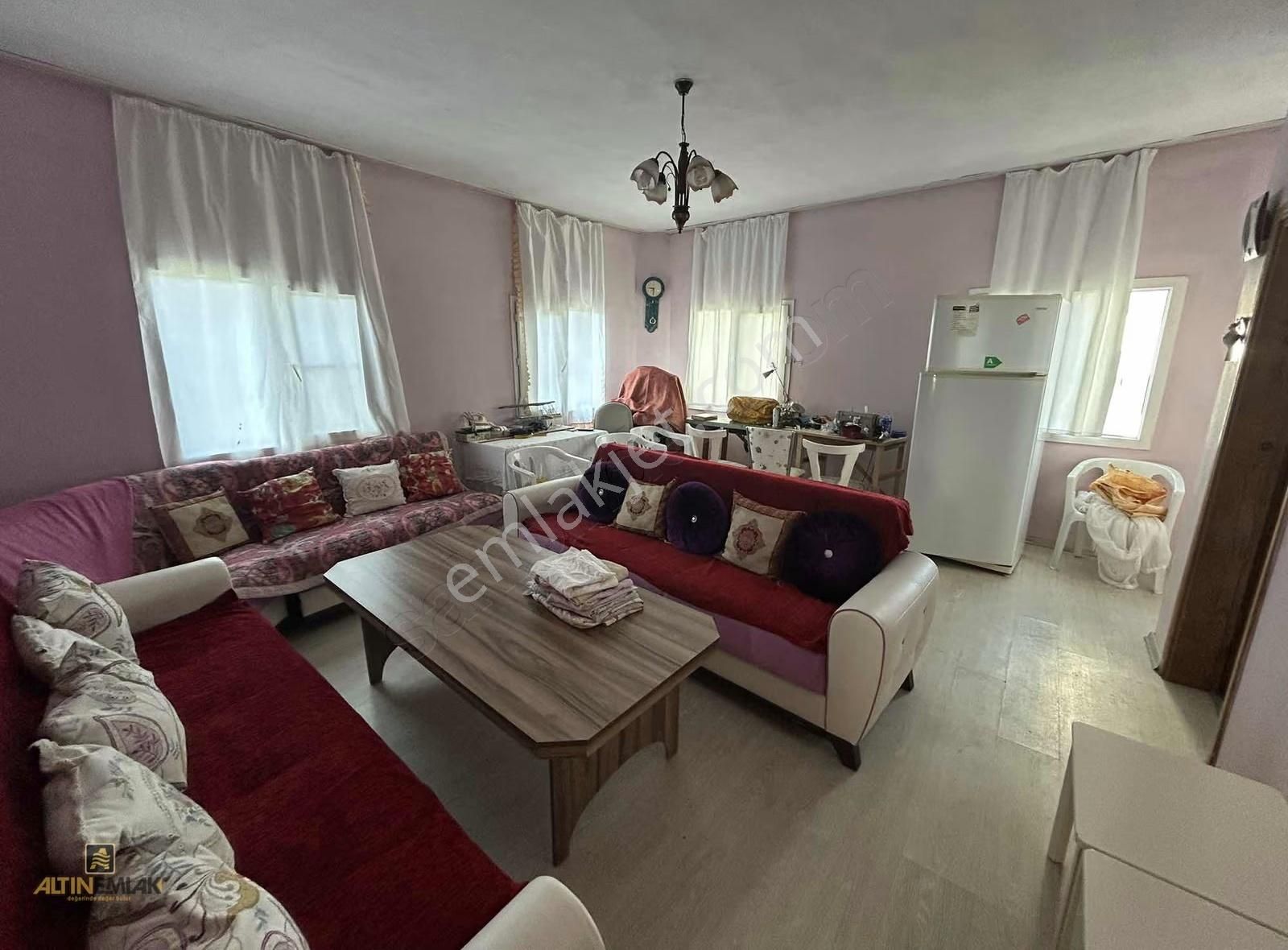 Trabzonda Satılık İki Katlı Müstakil Ev Ve Arsası(takasa Uygun) - Görsel 14