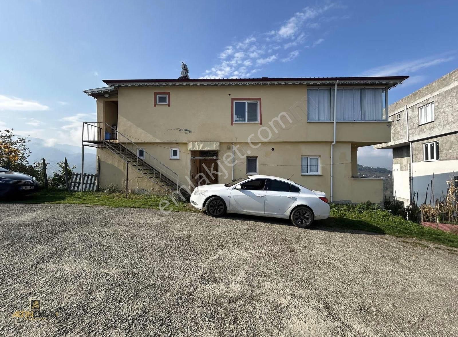 Trabzonda Satılık İki Katlı Müstakil Ev Ve Arsası(takasa Uygun)