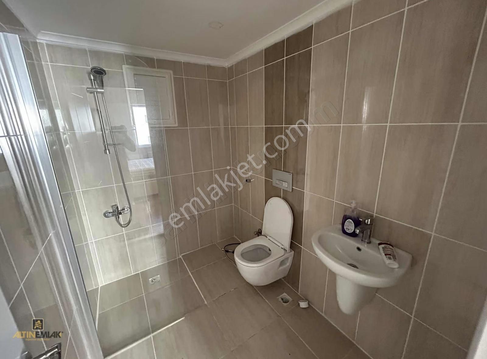 Altın Emlak Trabzon Kaşüstünde Eşyalı Kiralık 3+1 Daire - Görsel 6