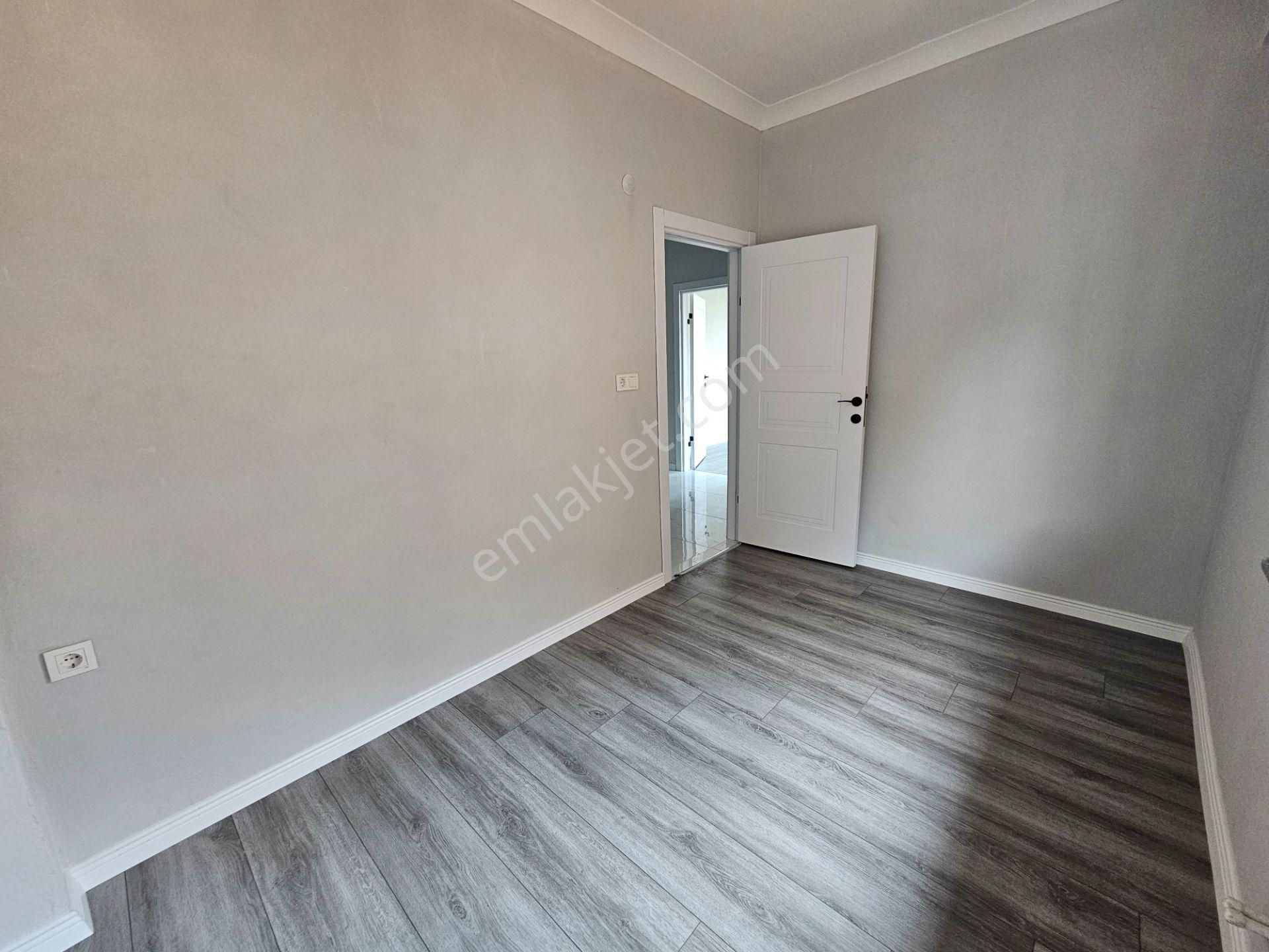 Deniz'den Kocaali Sakarya'da 4+1 Ön Cephe, Bahçeli, Denize Yürüme Mesafesinde Villa - Görsel 23