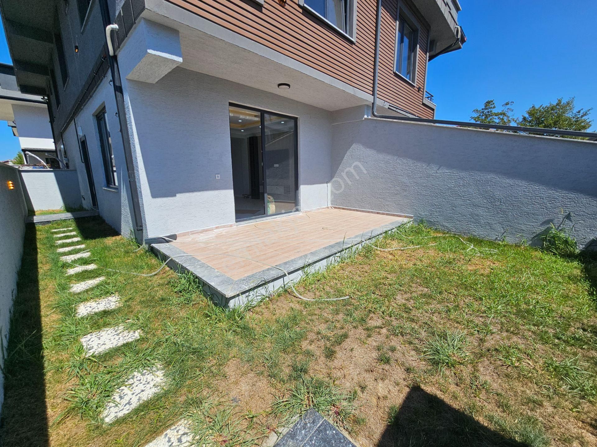 Deniz'den Kocaali Sakarya'da 4+1 Ön Cephe, Bahçeli, Denize Yürüme Mesafesinde Villa - Görsel 5