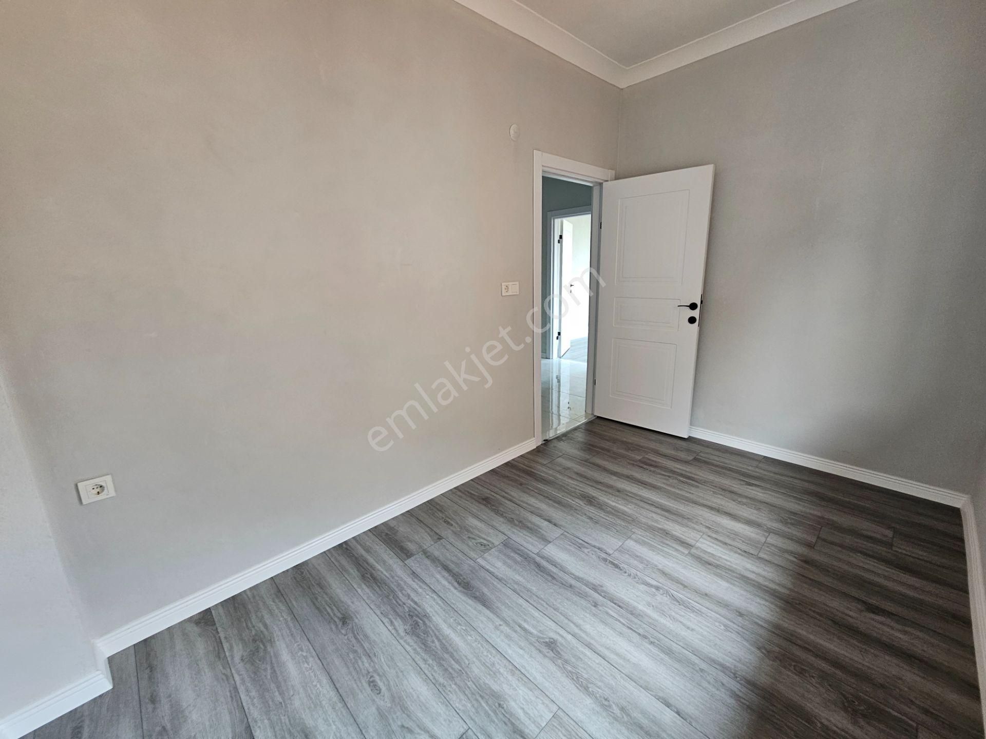 Deniz'den Kocaali Sakarya'da 4+1 Ön Cephe, Bahçeli, Denize Yürüme Mesafesinde Villa - Görsel 24