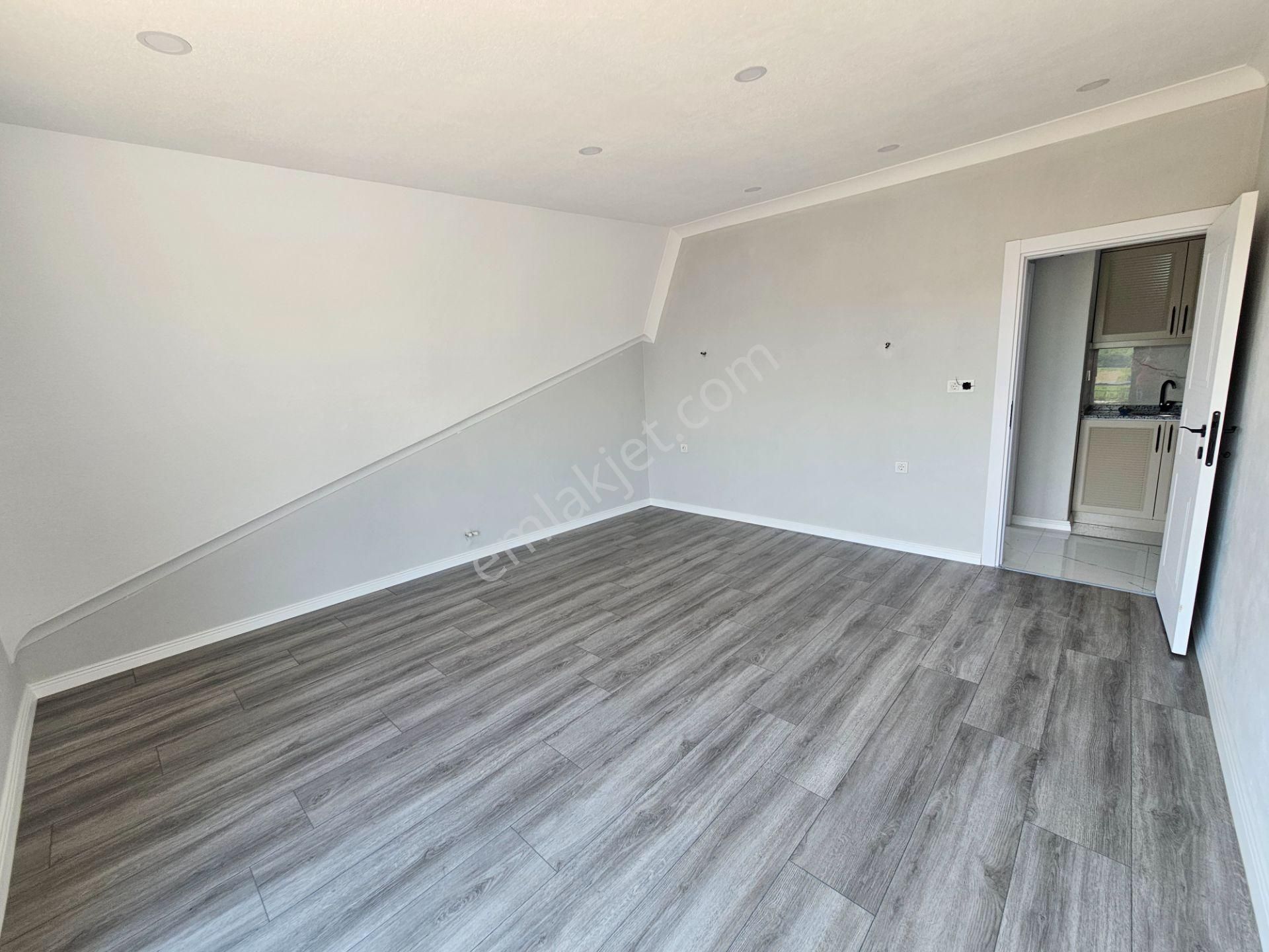 Deniz'den Kocaali Sakarya'da 4+1 Ön Cephe, Bahçeli, Denize Yürüme Mesafesinde Villa - Görsel 31