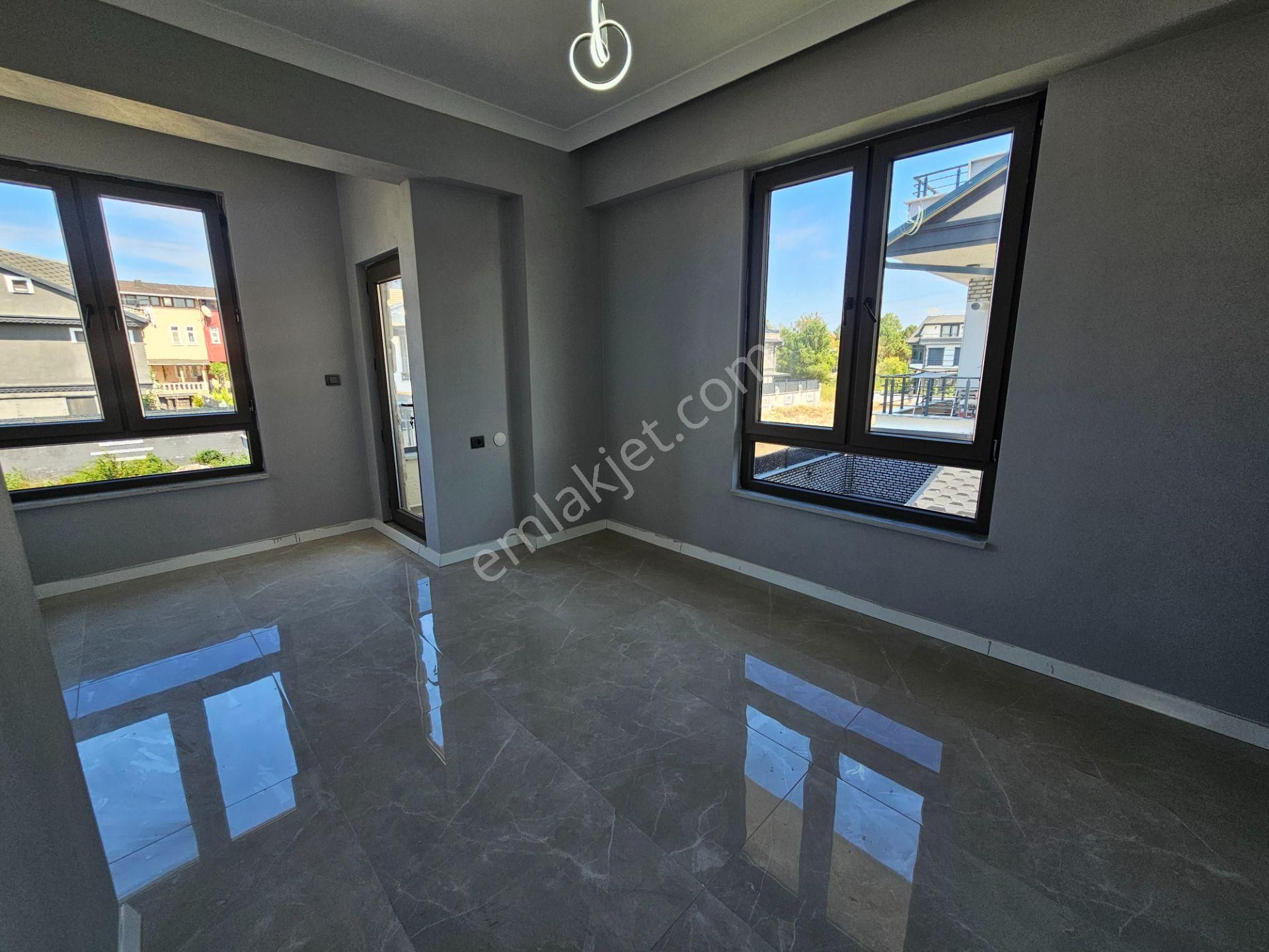 Deniz'dedn Kocaali Sakarya'da 4+1 Yerden Isıtmalı , Bahçeli , Denize Yürüme Mesafesinde Villa - Görsel 21