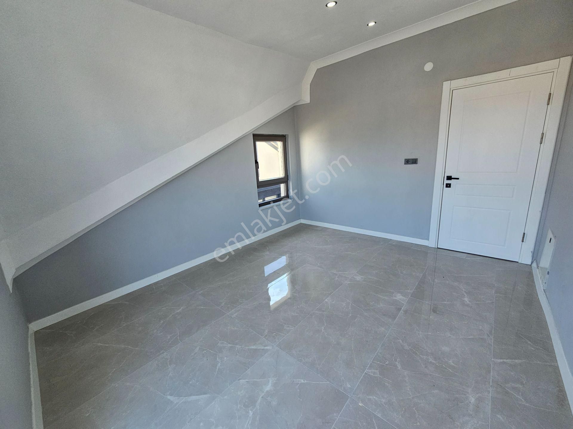 Deniz'dedn Kocaali Sakarya'da 4+1 Yerden Isıtmalı , Bahçeli , Denize Yürüme Mesafesinde Villa - Görsel 31