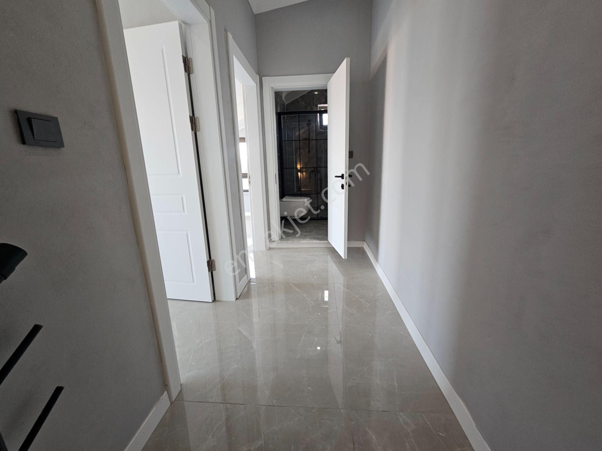 Deniz'dedn Kocaali Sakarya'da 4+1 Yerden Isıtmalı , Bahçeli , Denize Yürüme Mesafesinde Villa - Görsel 29