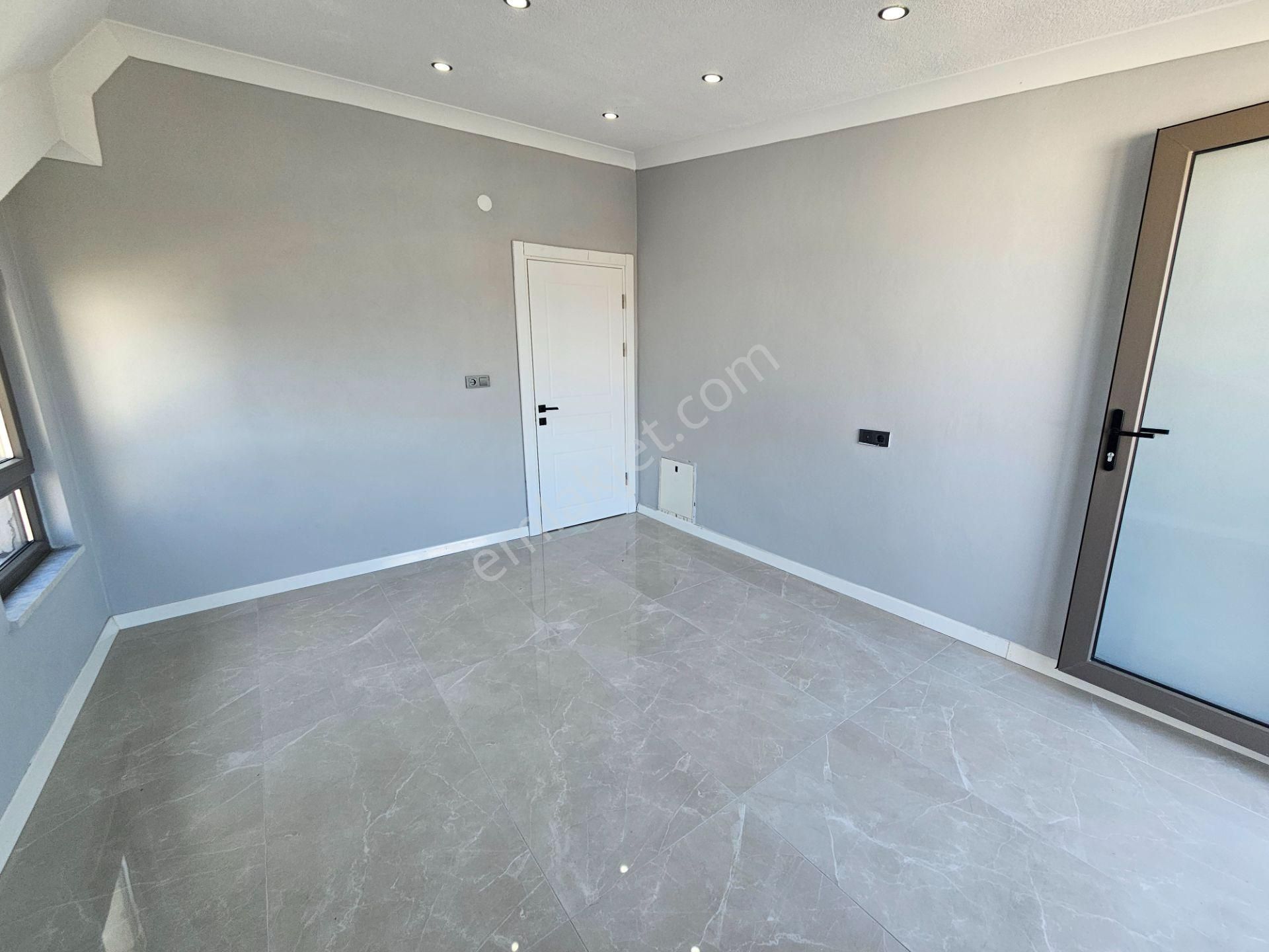 Deniz'dedn Kocaali Sakarya'da 4+1 Yerden Isıtmalı , Bahçeli , Denize Yürüme Mesafesinde Villa - Görsel 23