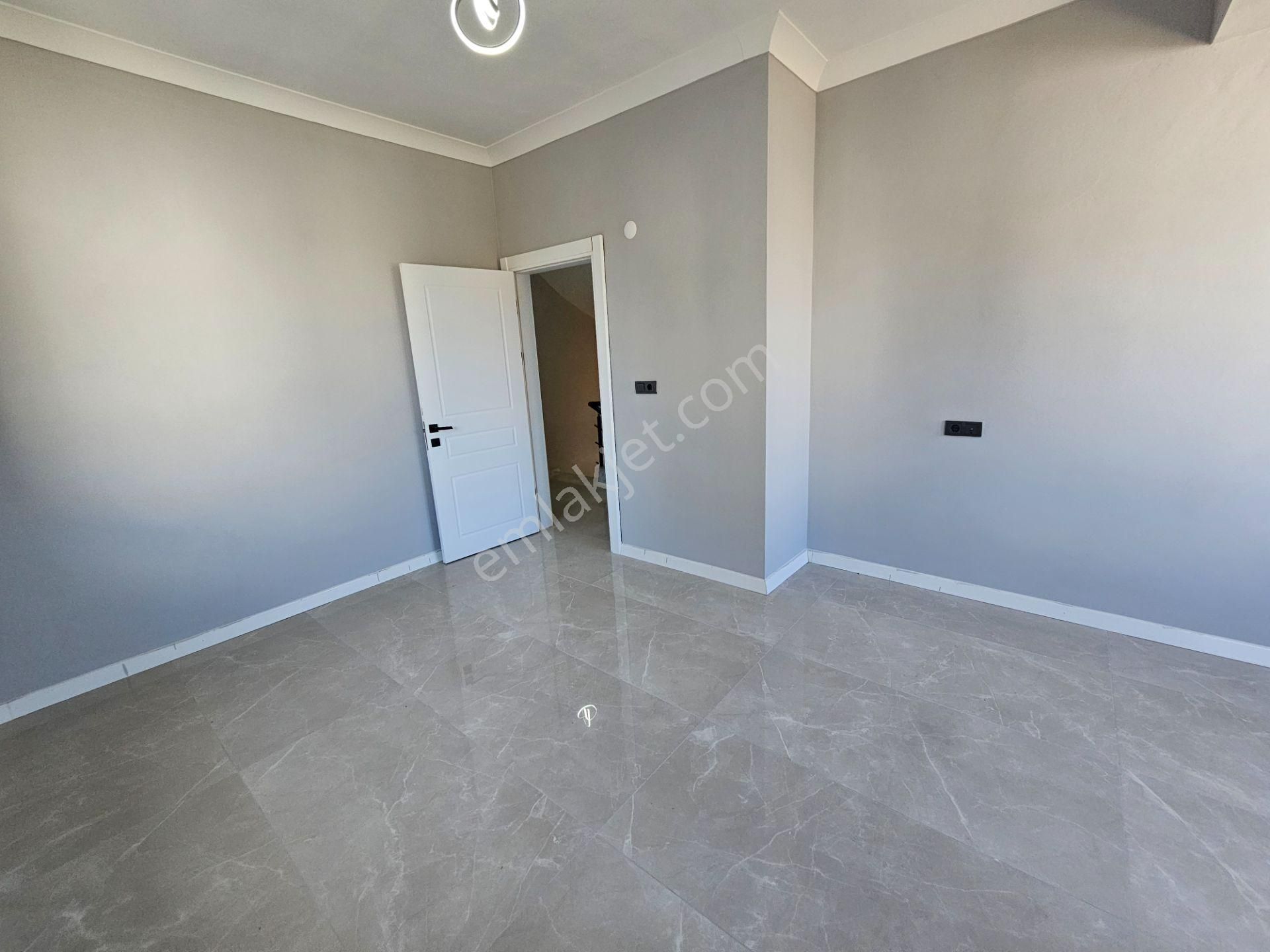 Deniz'dedn Kocaali Sakarya'da 4+1 Yerden Isıtmalı , Bahçeli , Denize Yürüme Mesafesinde Villa - Görsel 24