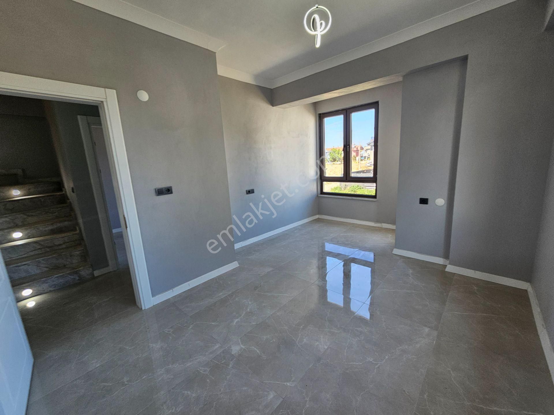 Deniz'dedn Kocaali Sakarya'da 4+1 Yerden Isıtmalı , Bahçeli , Denize Yürüme Mesafesinde Villa - Görsel 20