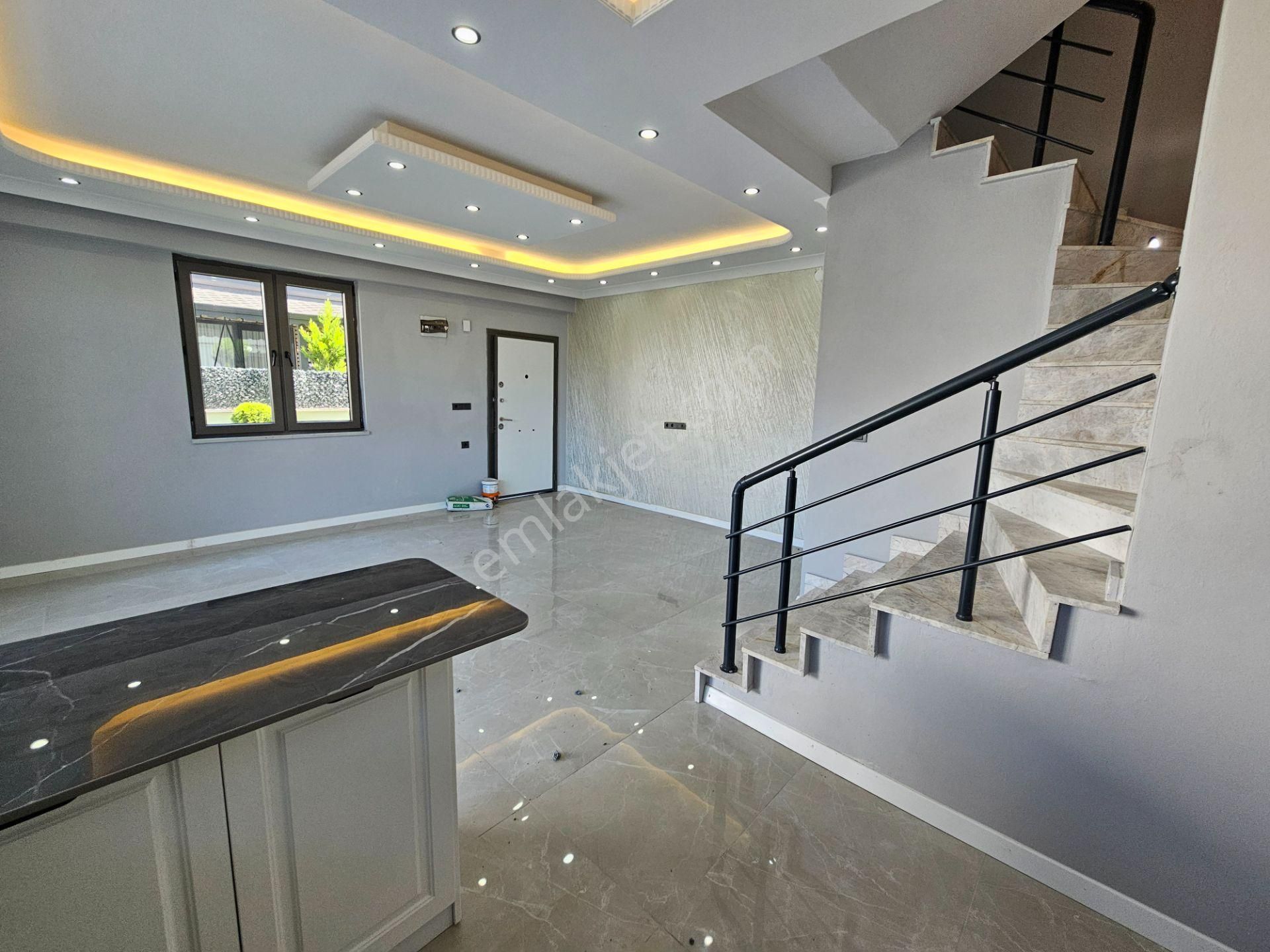 Deniz'dedn Kocaali Sakarya'da 4+1 Yerden Isıtmalı , Bahçeli , Denize Yürüme Mesafesinde Villa - Görsel 15