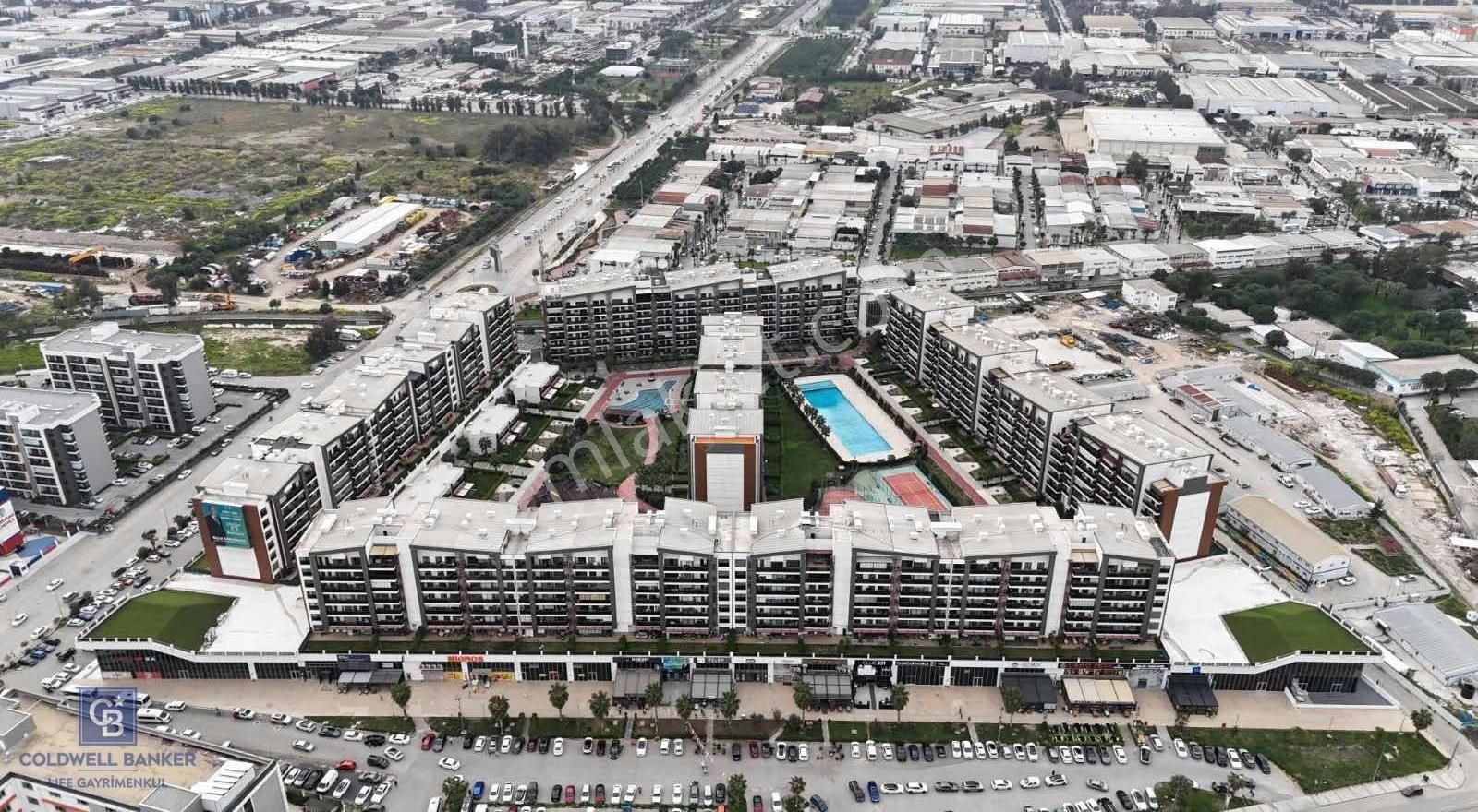 Park Yaşam Ataşehir'de Havuz Cephe Kiralık 3+1 Daire