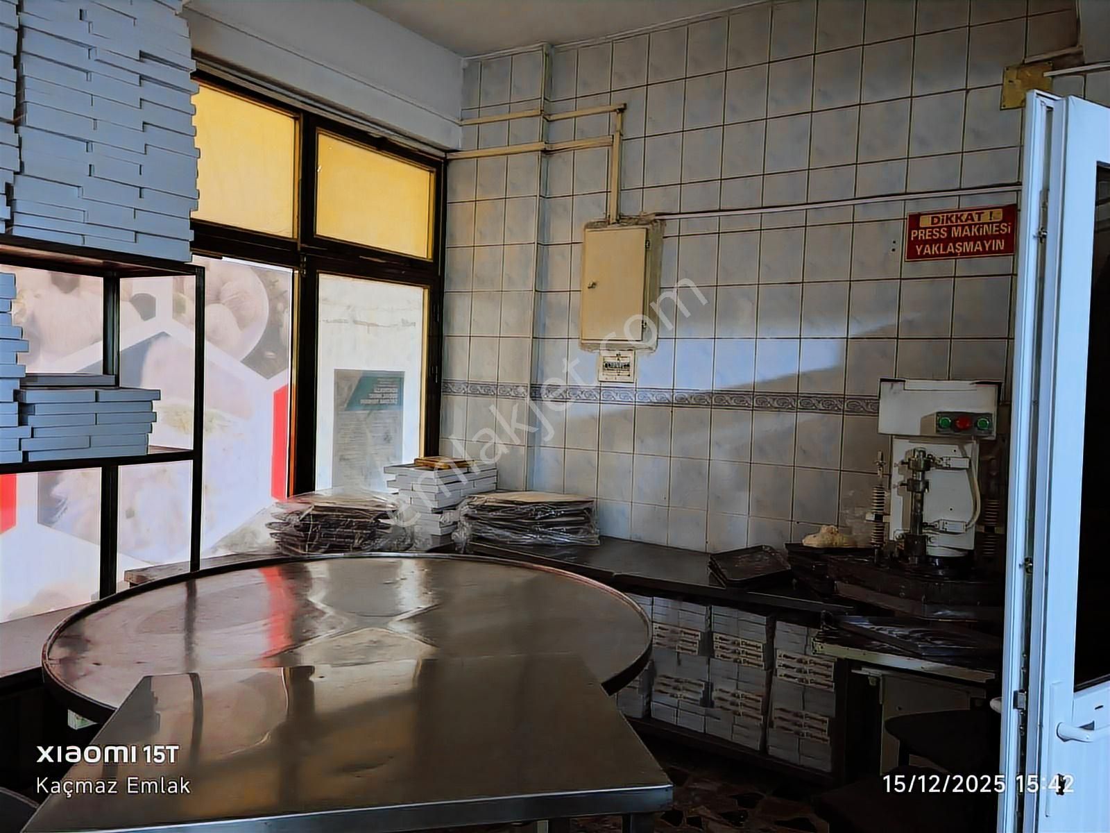 İzmit Kuruçeşme Merkezde Çift Tapulu Cadde Üstü Satılık Dükkan - Görsel 9