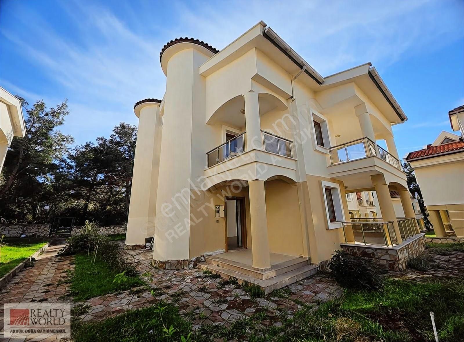 Didim Akbük Satılık Eşyalı,bahçe Ve Havuzlu Villa
