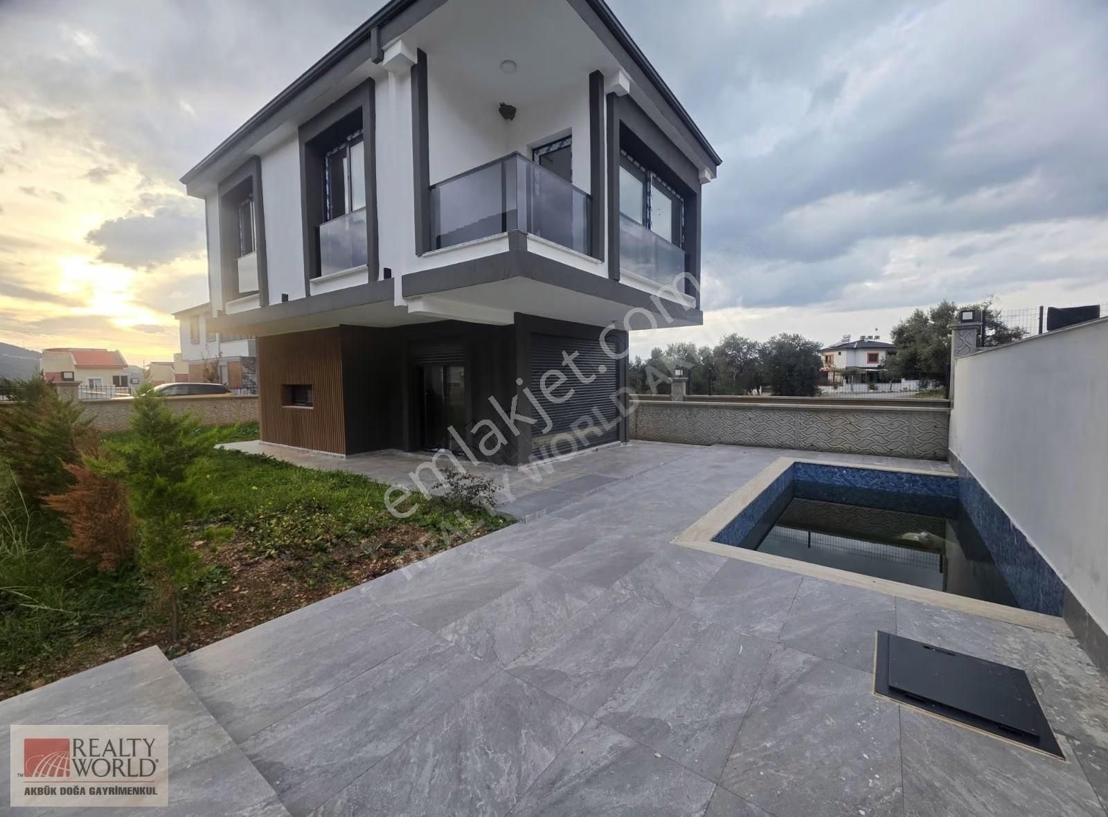 Didim Akbük Site İçi Havuzlu,bahçeli Müstakil Villa..