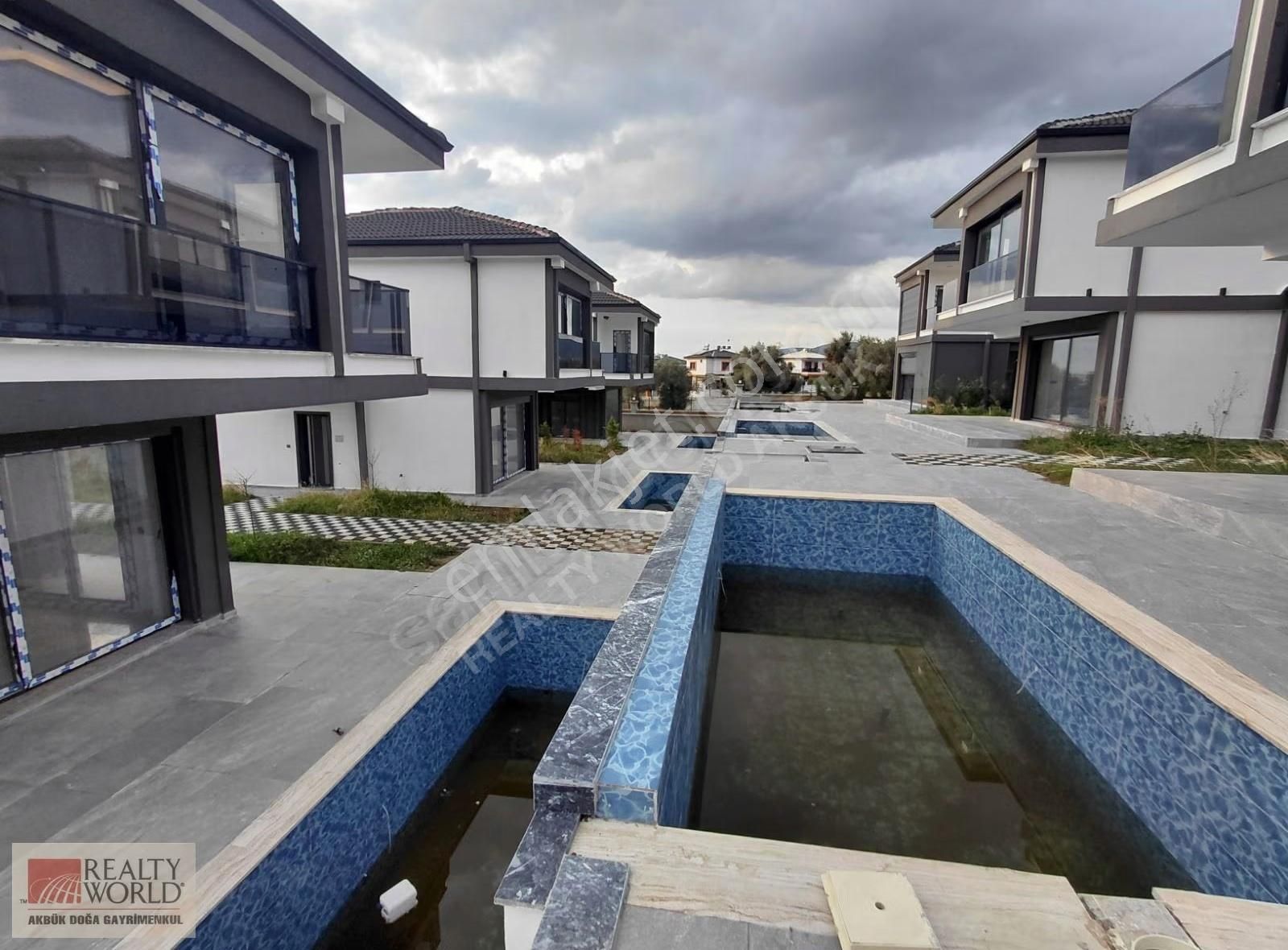 Didim Akbük Site İçi Havuzlu,bahçeli Müstakil Villa.. - Görsel 9