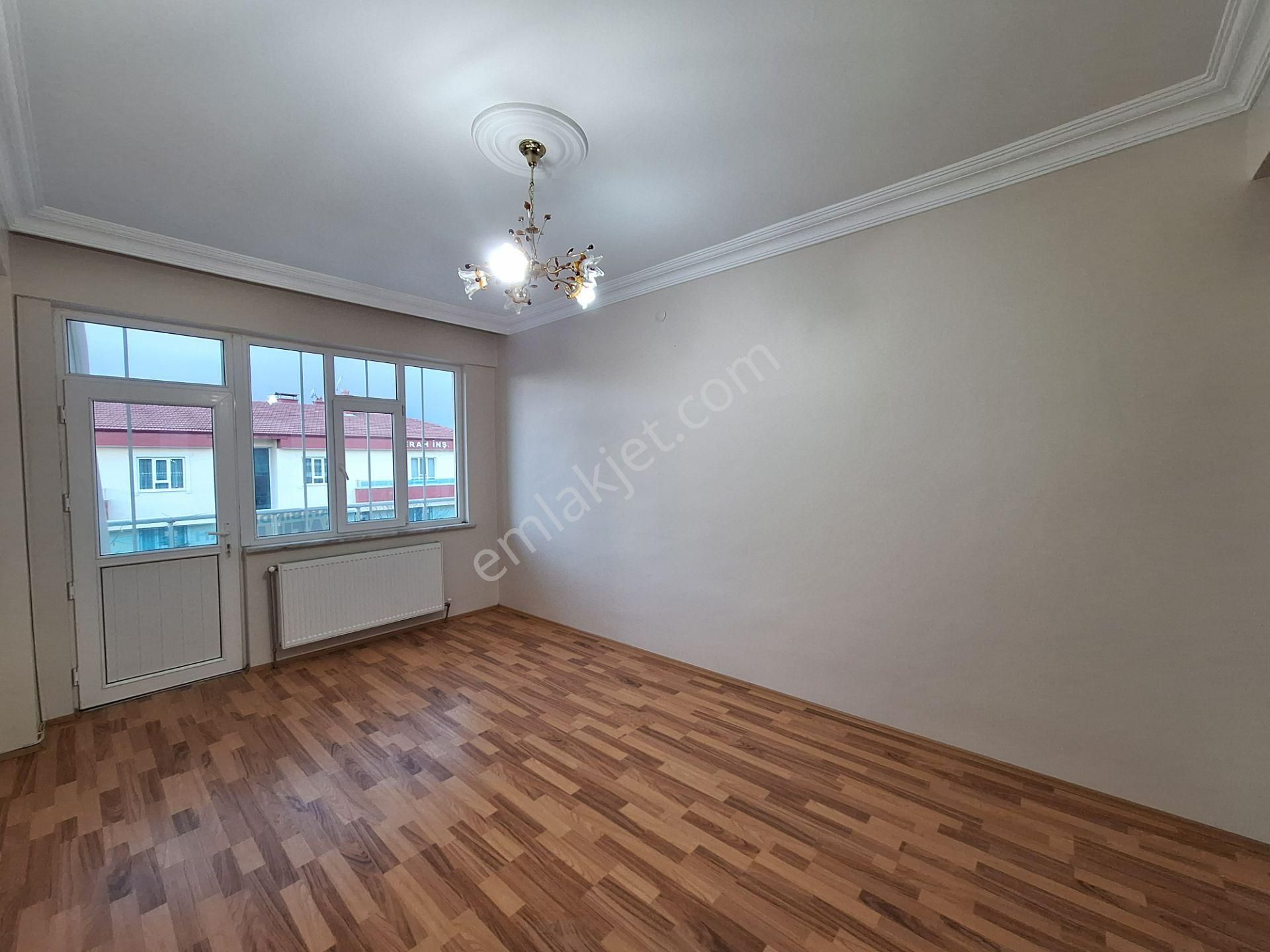 Erenköy Mahallesi Yeni Sille Caddesi Yakını 3+1 Satılık Geniş Fırsat Daire - Görsel 3