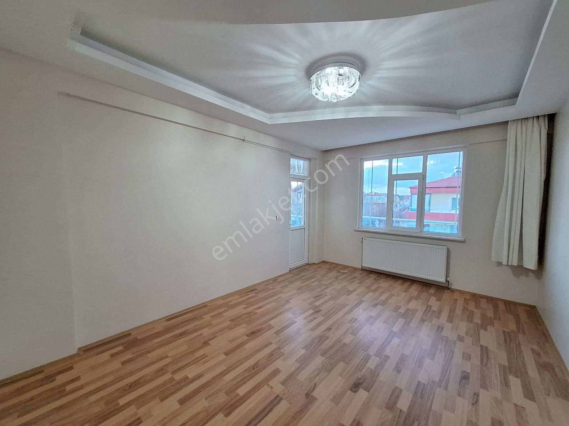 Erenköy Mahallesi Yeni Sille Caddesi Yakını 3+1 Satılık Geniş Fırsat Daire - Görsel 4