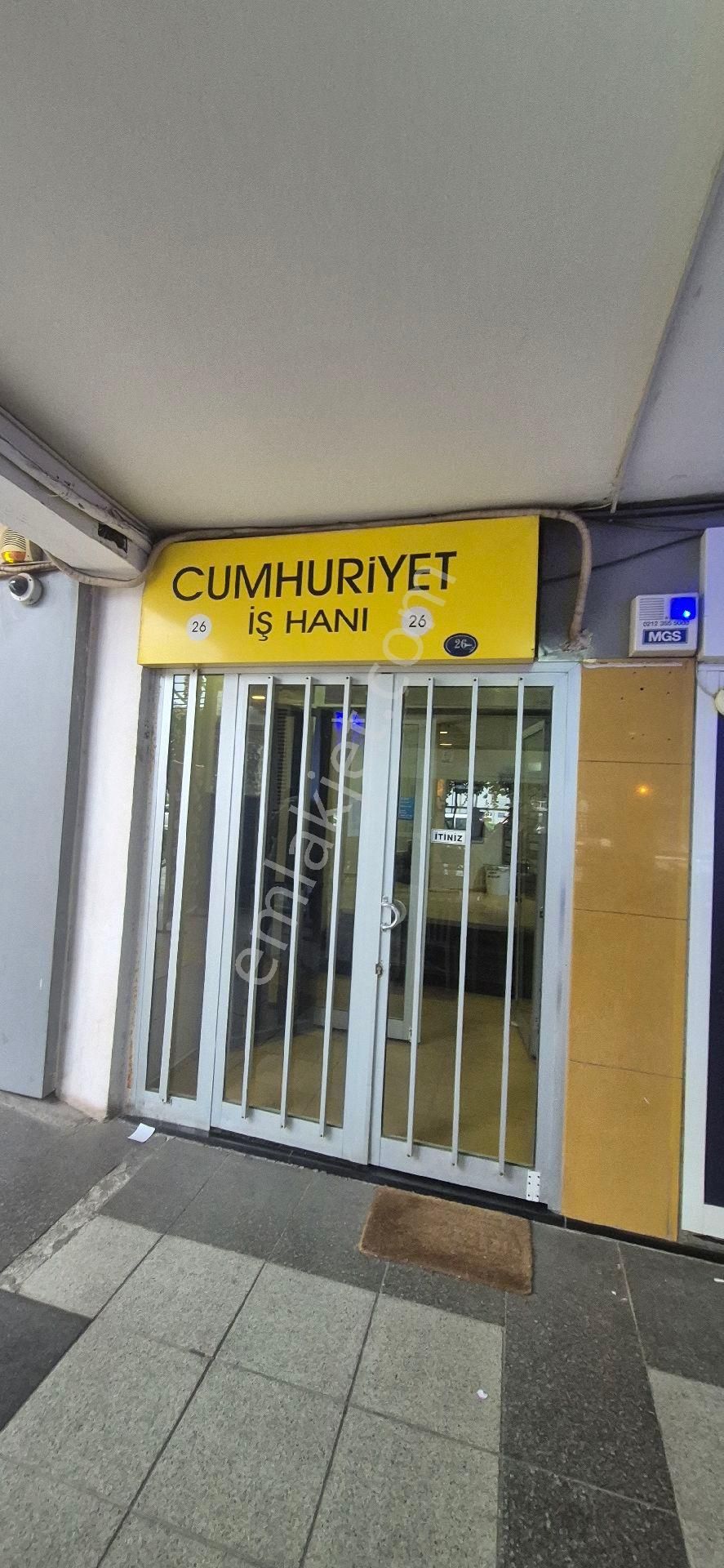 İzmir Konak Cumhuriyet İş Hanı Satılık Ofis - Görsel 2