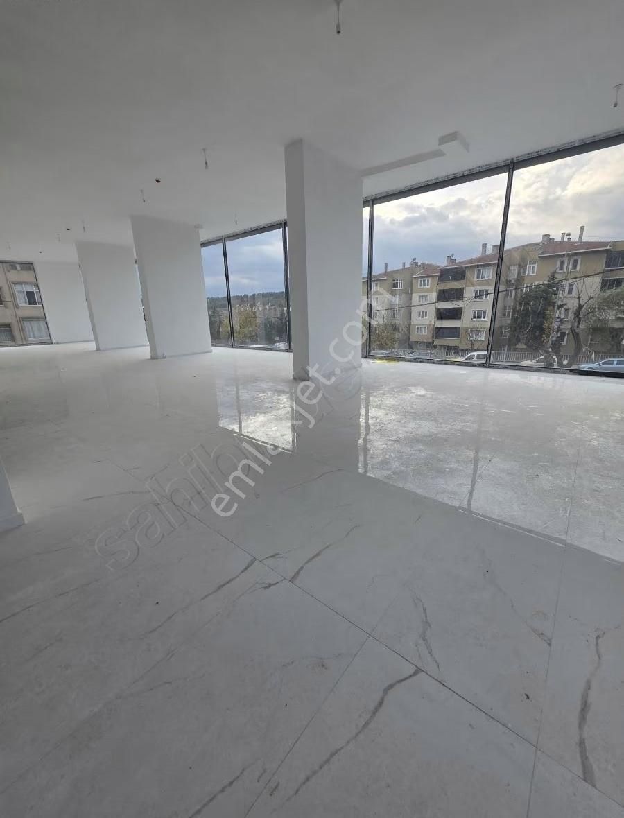İstasyon Mah Sıfır Bınada 585 Mk Ana Cadde Ustu Dukkan