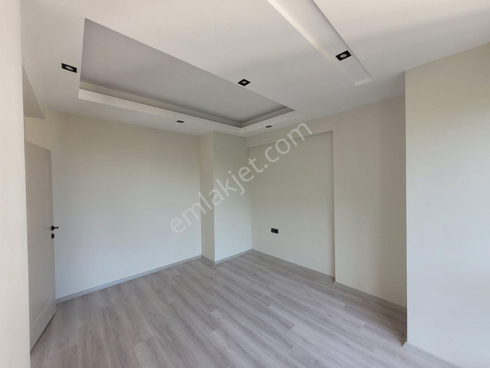Serhat Çaldırak'tan Havuzlu Sitede Satılık 1+1 Daire - Görsel 5