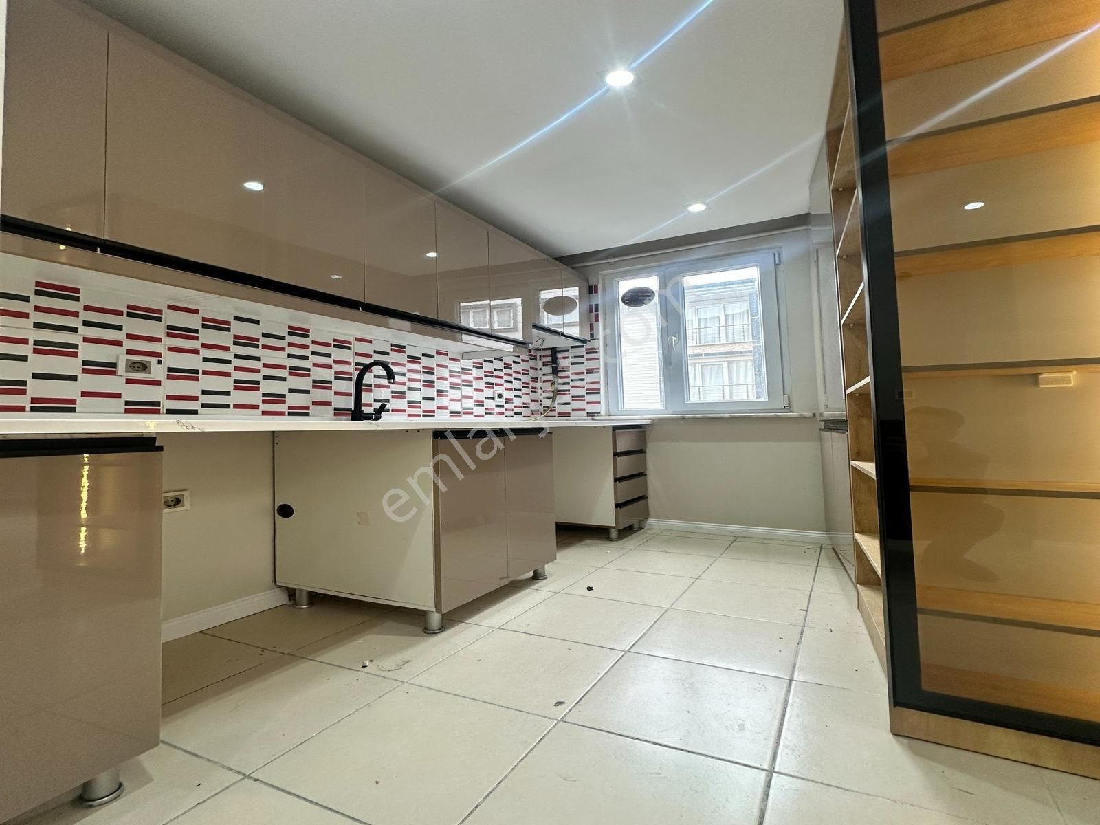 Metrobuse 5 Dk Yürüme Mesafesin De Ultra Lüks 2+1 Satılık Daire - Görsel 18