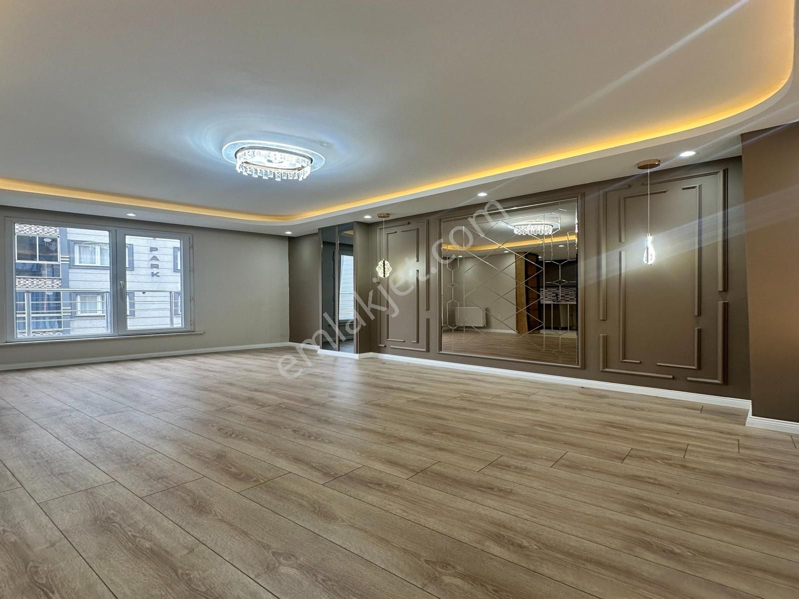 Metrobuse 5 Dk Yürüme Mesafesin De Ultra Lüks 2+1 Satılık Daire