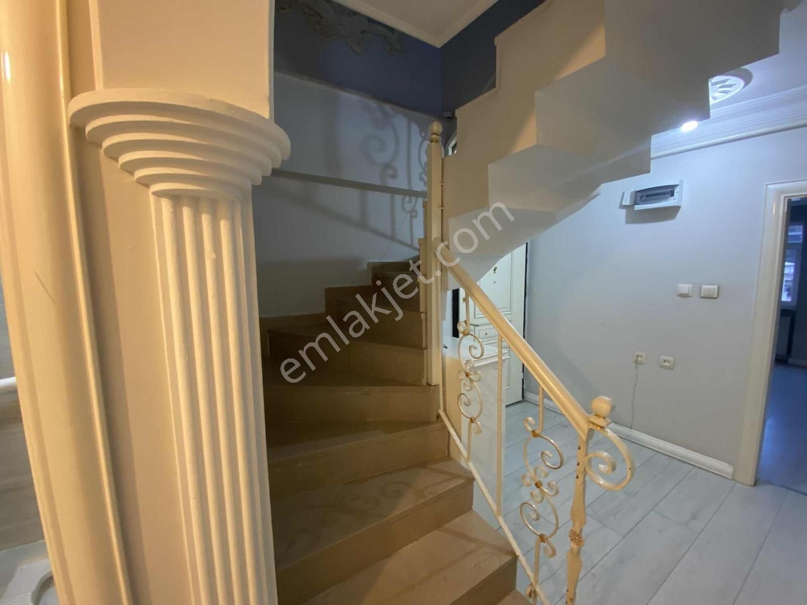 Her Detayı Özenle Tasarlanmış Belediye Evlerinde Şahane Dubleks - Görsel 4